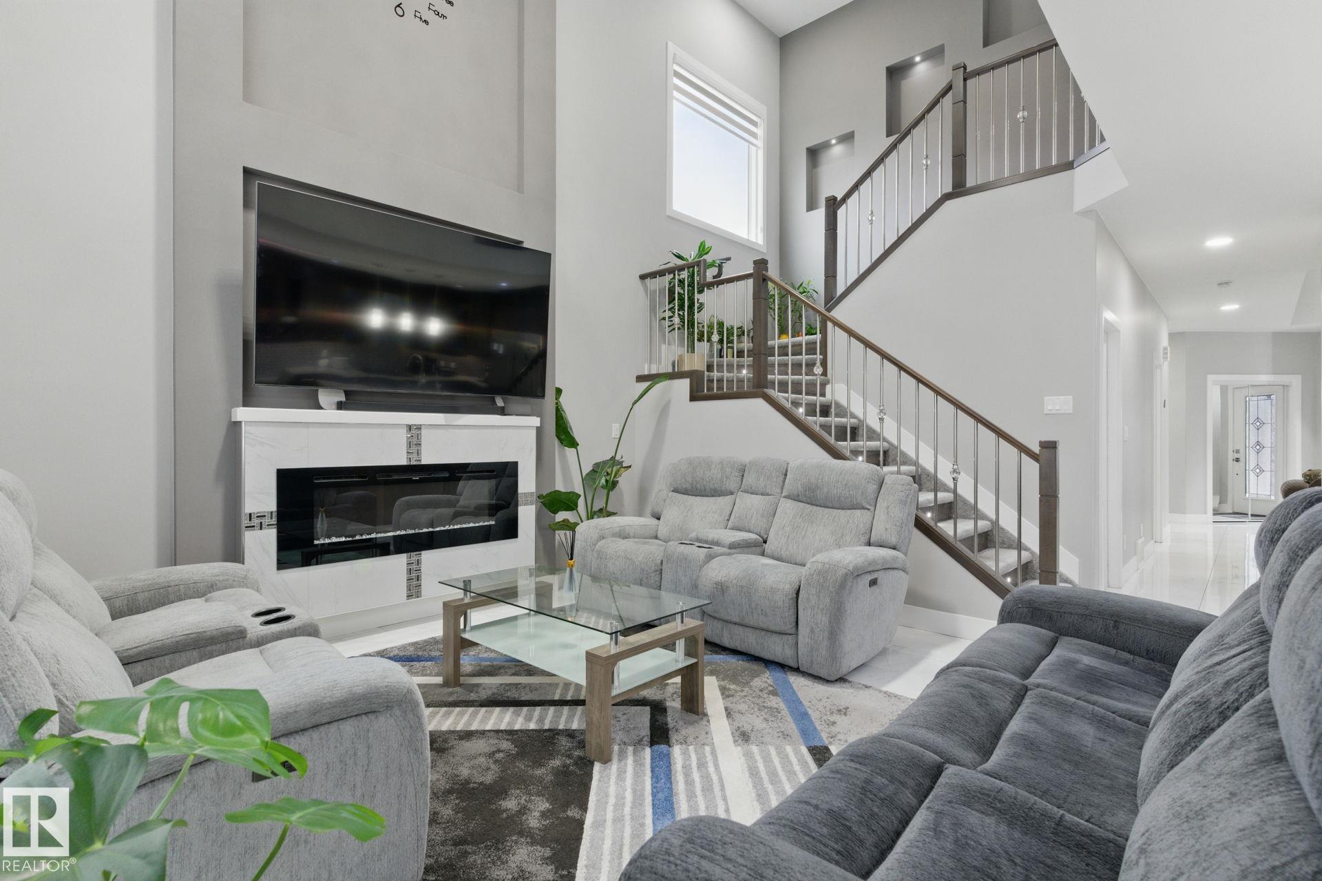 Photo 11 at 1412 25 Street NW, Laurel, Edmonton