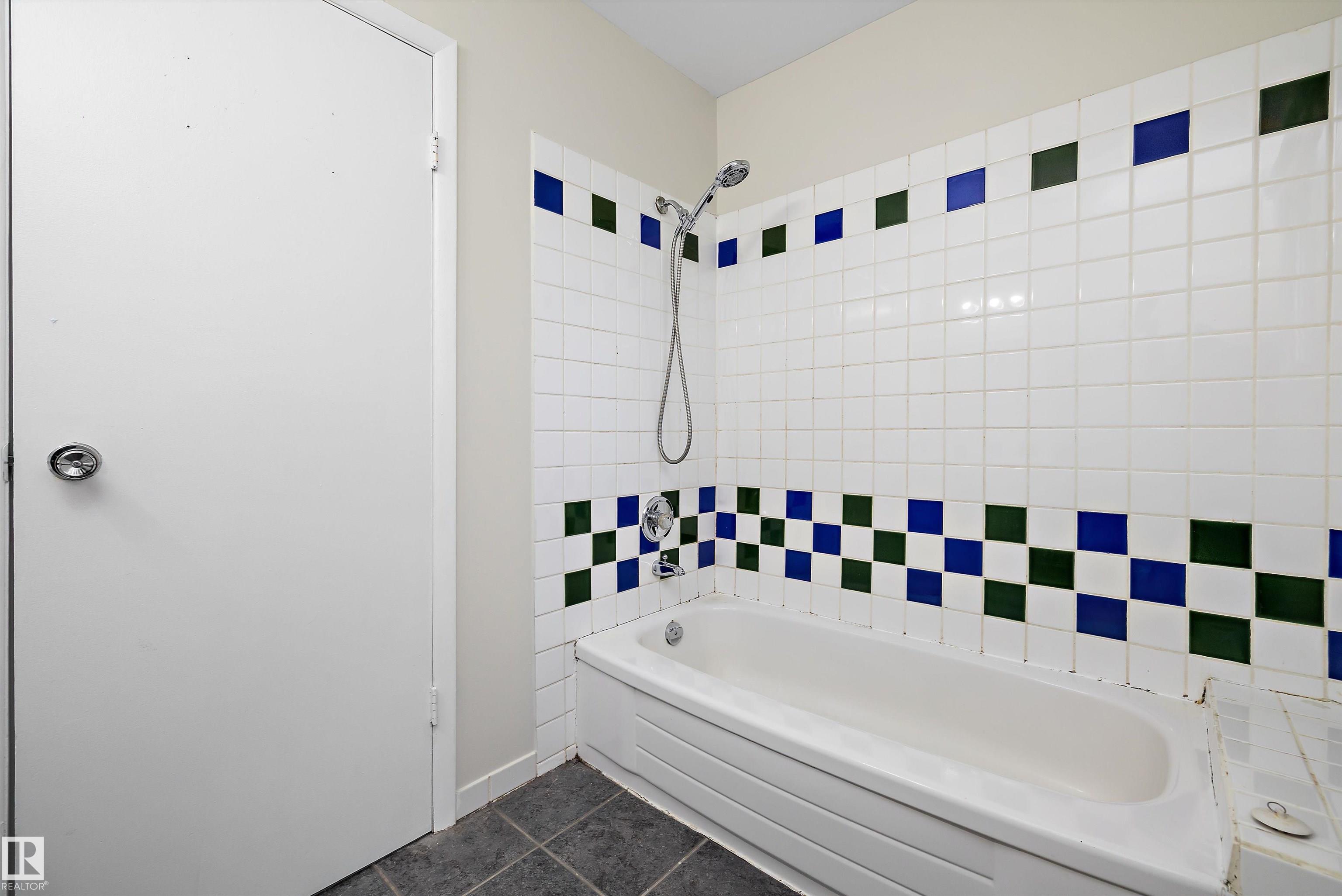 Photo 18 at 11813 44 Street NW, Beacon Heights, Edmonton