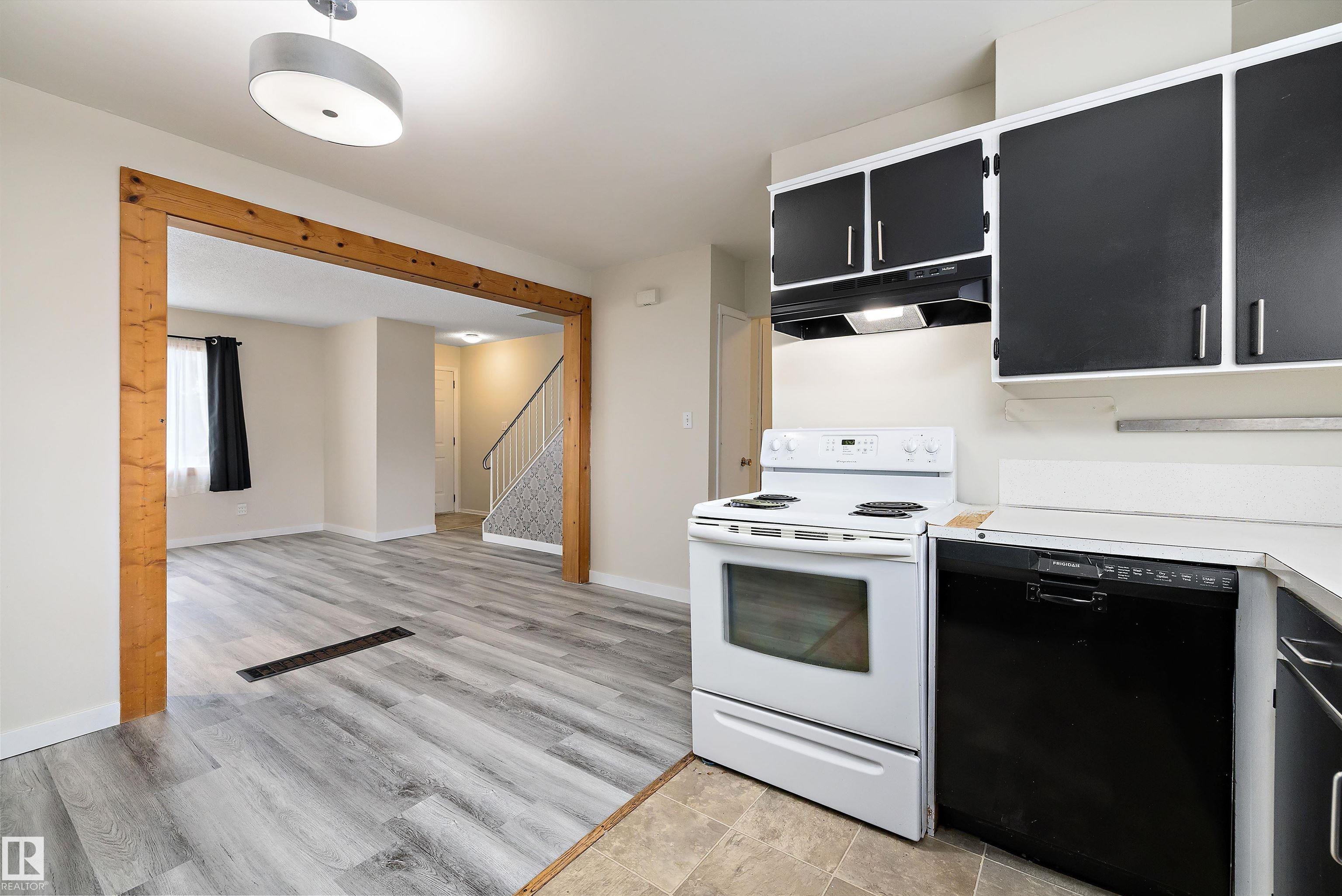 Photo 10 at 11813 44 Street NW, Beacon Heights, Edmonton