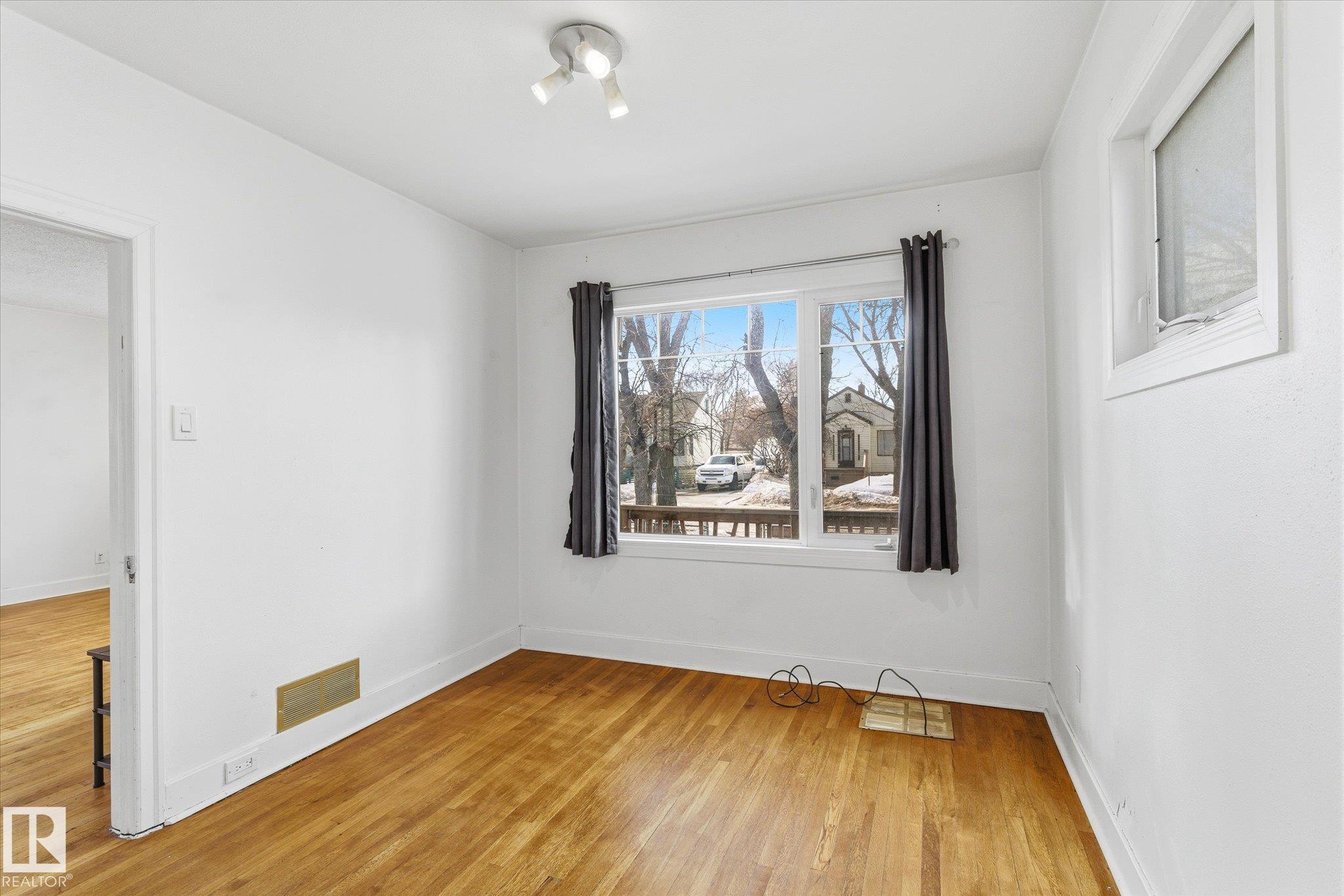 Photo 12 at 12821 122 Street NW, Calder, Edmonton