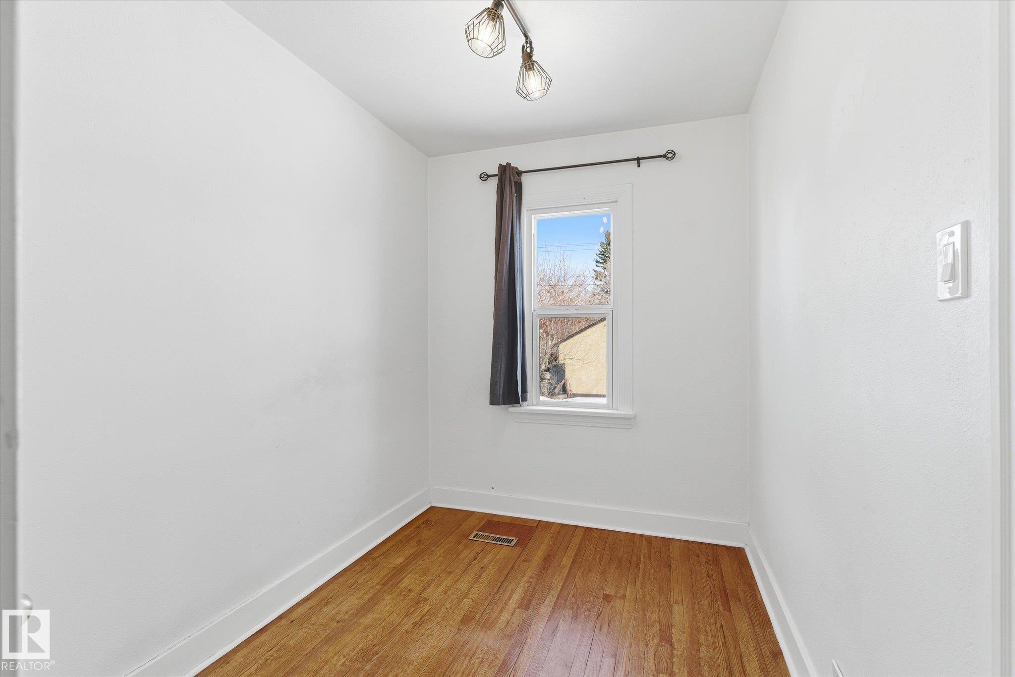 Photo 16 at 12821 122 Street NW, Calder, Edmonton