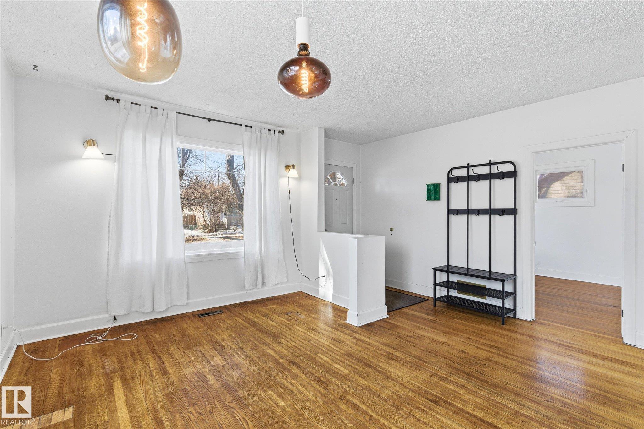 Photo 4 at 12821 122 Street NW, Calder, Edmonton