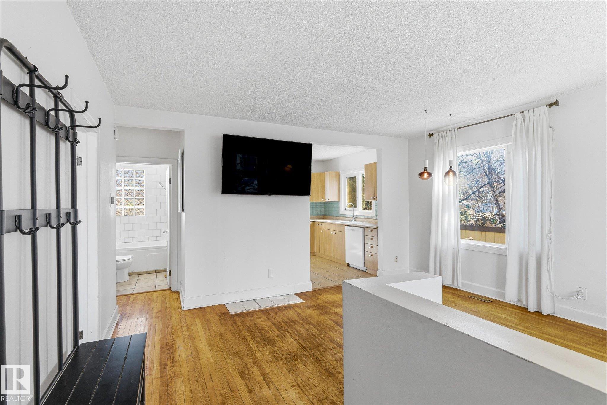 Photo 6 at 12821 122 Street NW, Calder, Edmonton