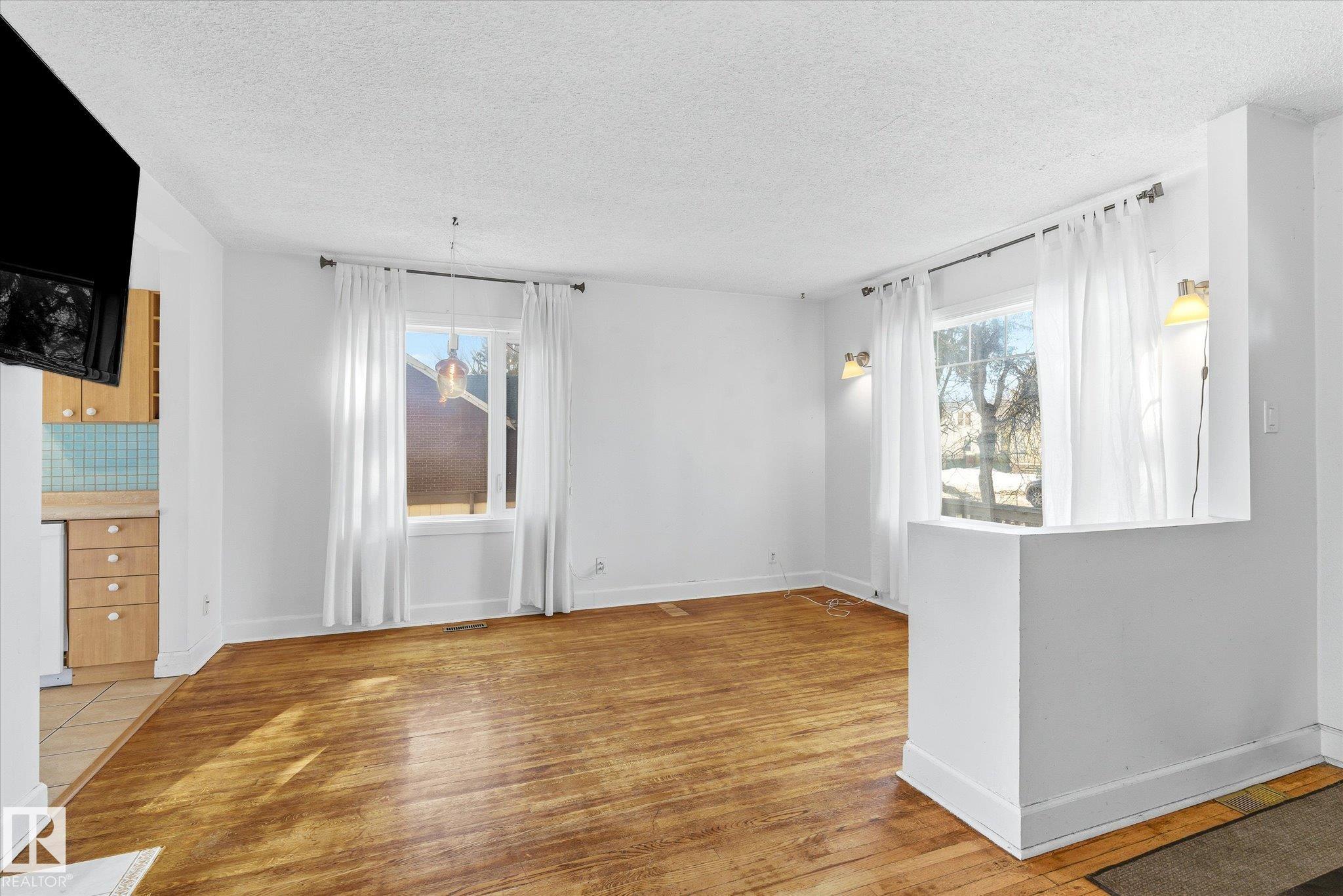 Photo 7 at 12821 122 Street NW, Calder, Edmonton