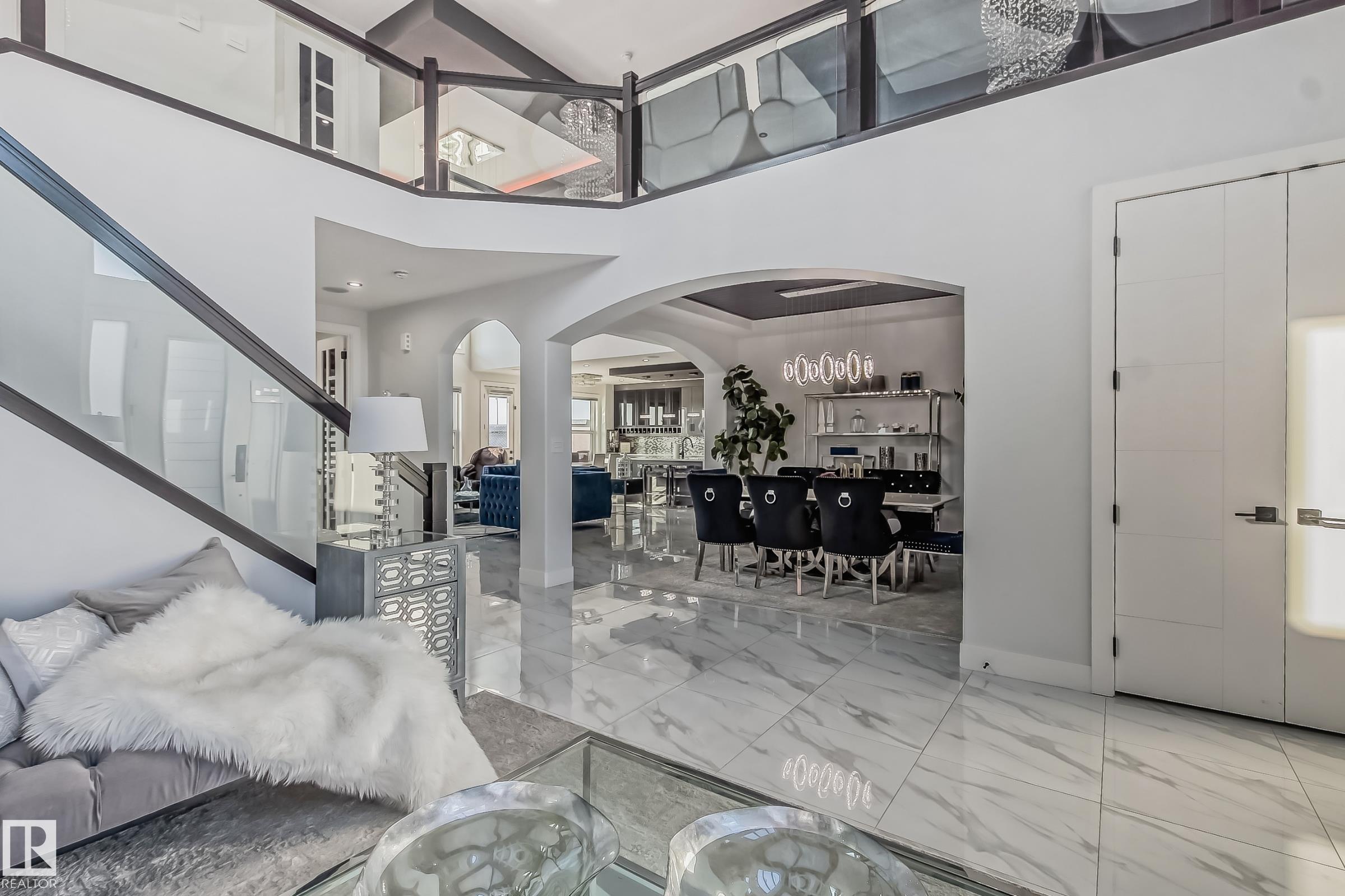 https://zimg.paragon.ice.com/ParagonImages/Property/PM/RAE/225391305/7/0/0/6fdfde15fc2ba13713d40e0eb70fedf8/1/871f920ee3df63c9c4beddd4a6403d3a/225391305-096cc654-0222-4bf6-838c-2e0e7b4349f6.JPG
