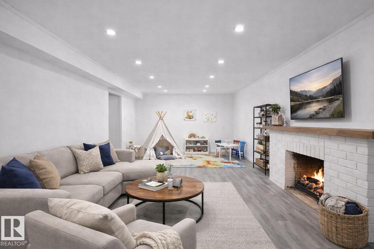 Photo 25 at 7719 71 Avenue NW, Avonmore, Edmonton