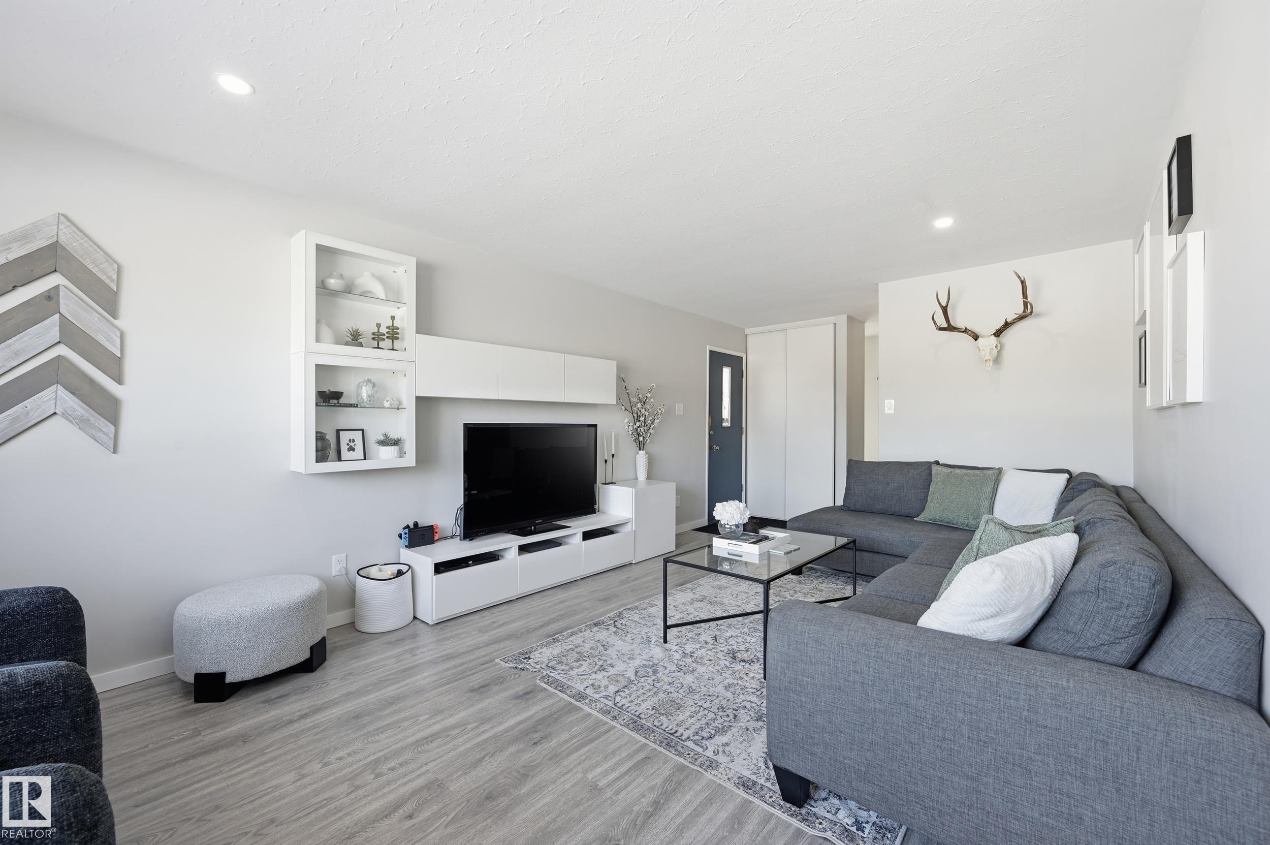 Photo 8 at 7719 71 Avenue NW, Avonmore, Edmonton