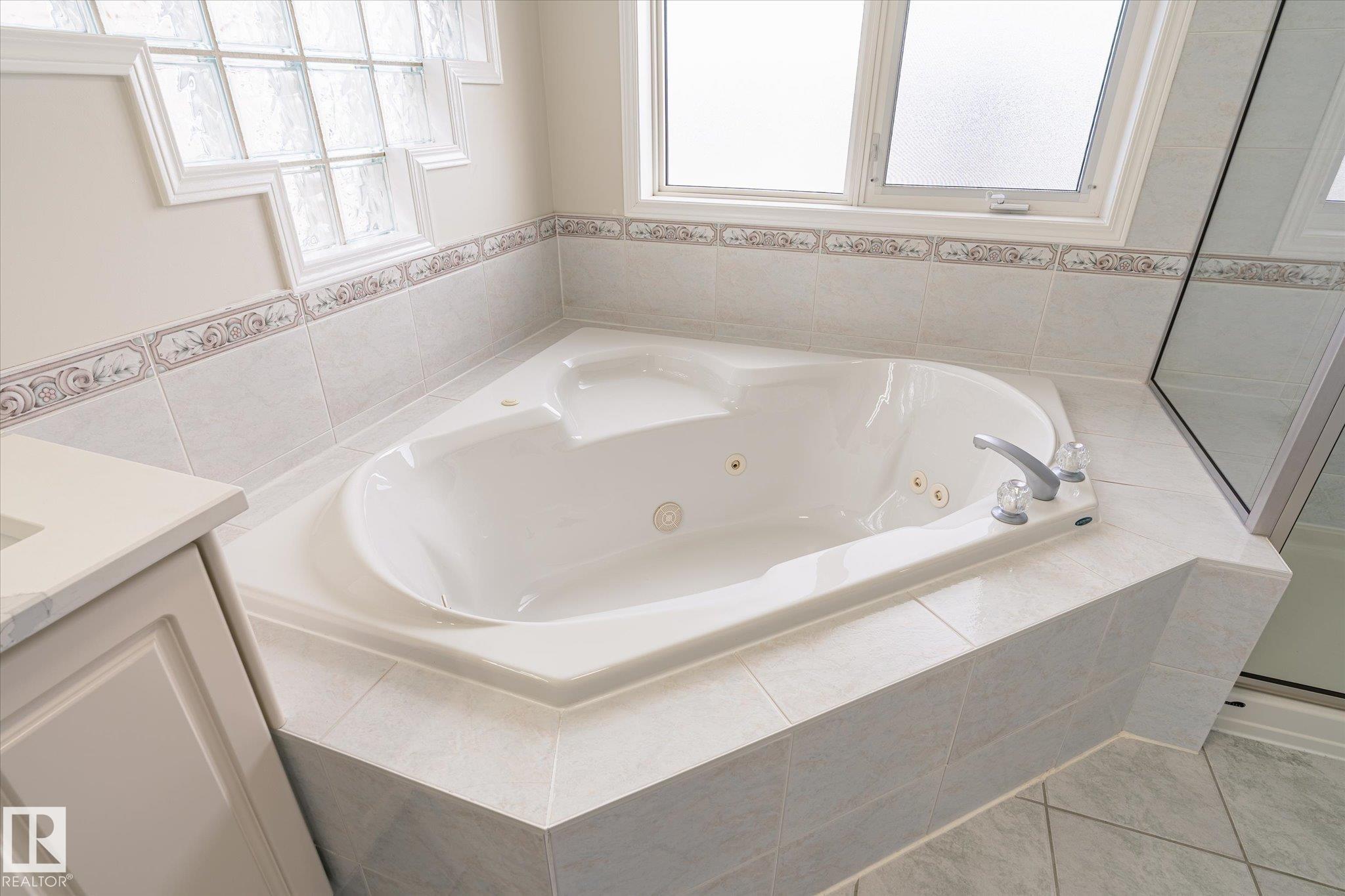 Photo 29 at 8616 159a Avenue NW, Belle Rive, Edmonton