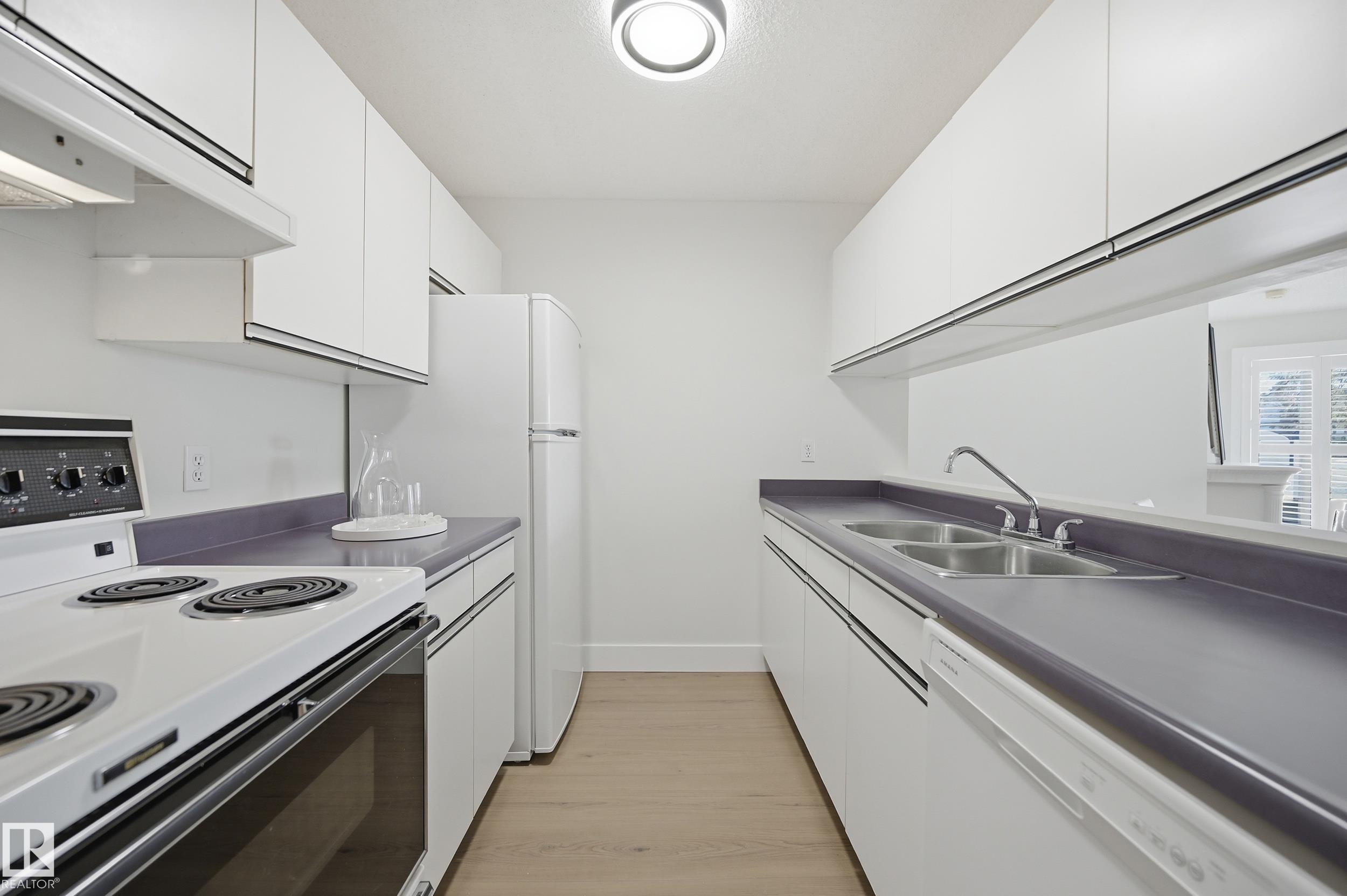 Photo 8 at 102 - 9620 174 Street NW, Terra Losa, Edmonton