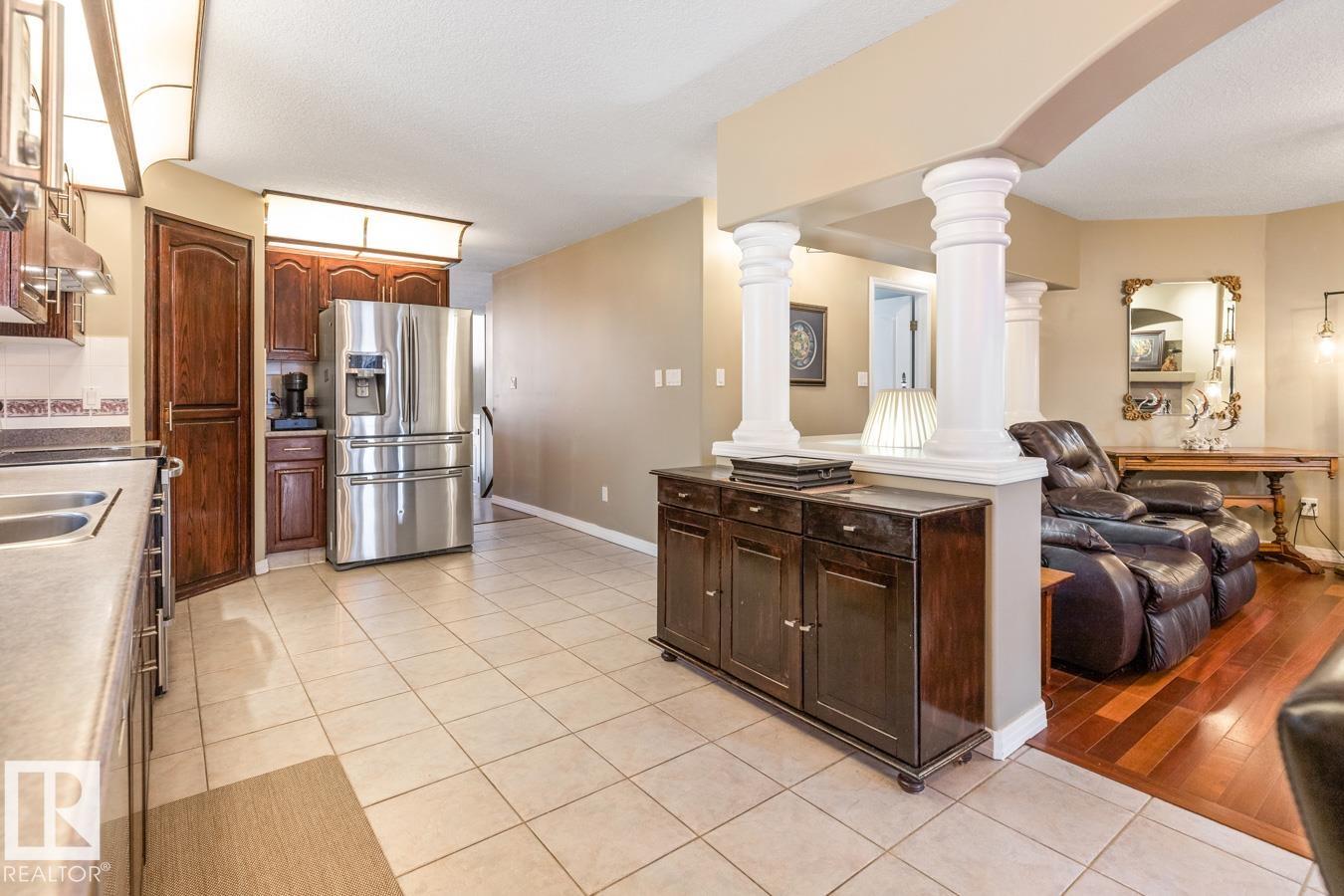 Photo 13 at 454 Ormsby Road W NW, Ormsby Place, Edmonton