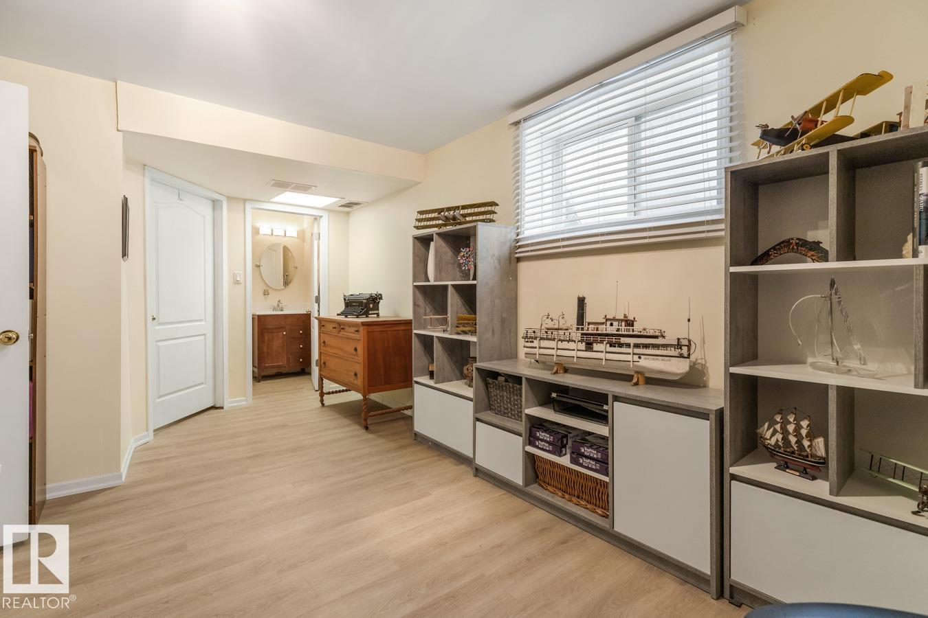 Photo 34 at 454 Ormsby Road W NW, Ormsby Place, Edmonton