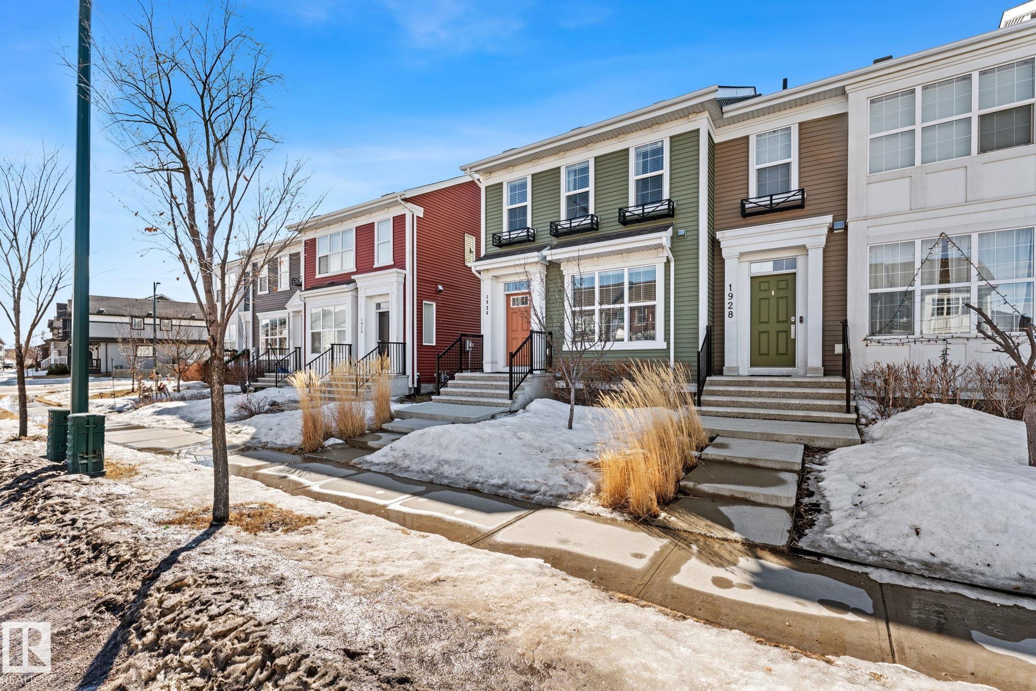 Photo 3 at 1926 24 Street NW, Laurel, Edmonton