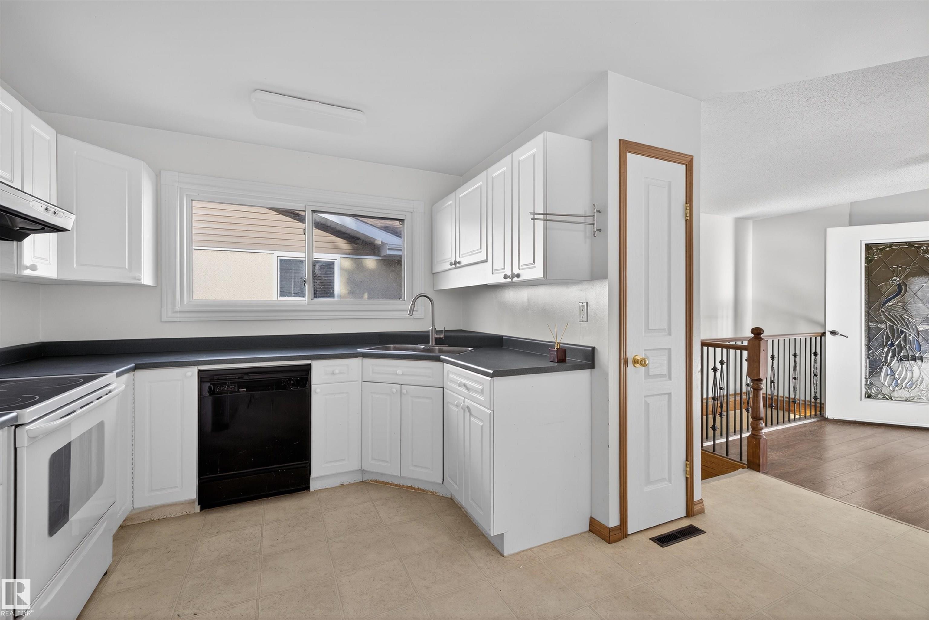 Photo 13 at 64 Circlewood Drive, Maplewood, Sherwood Park