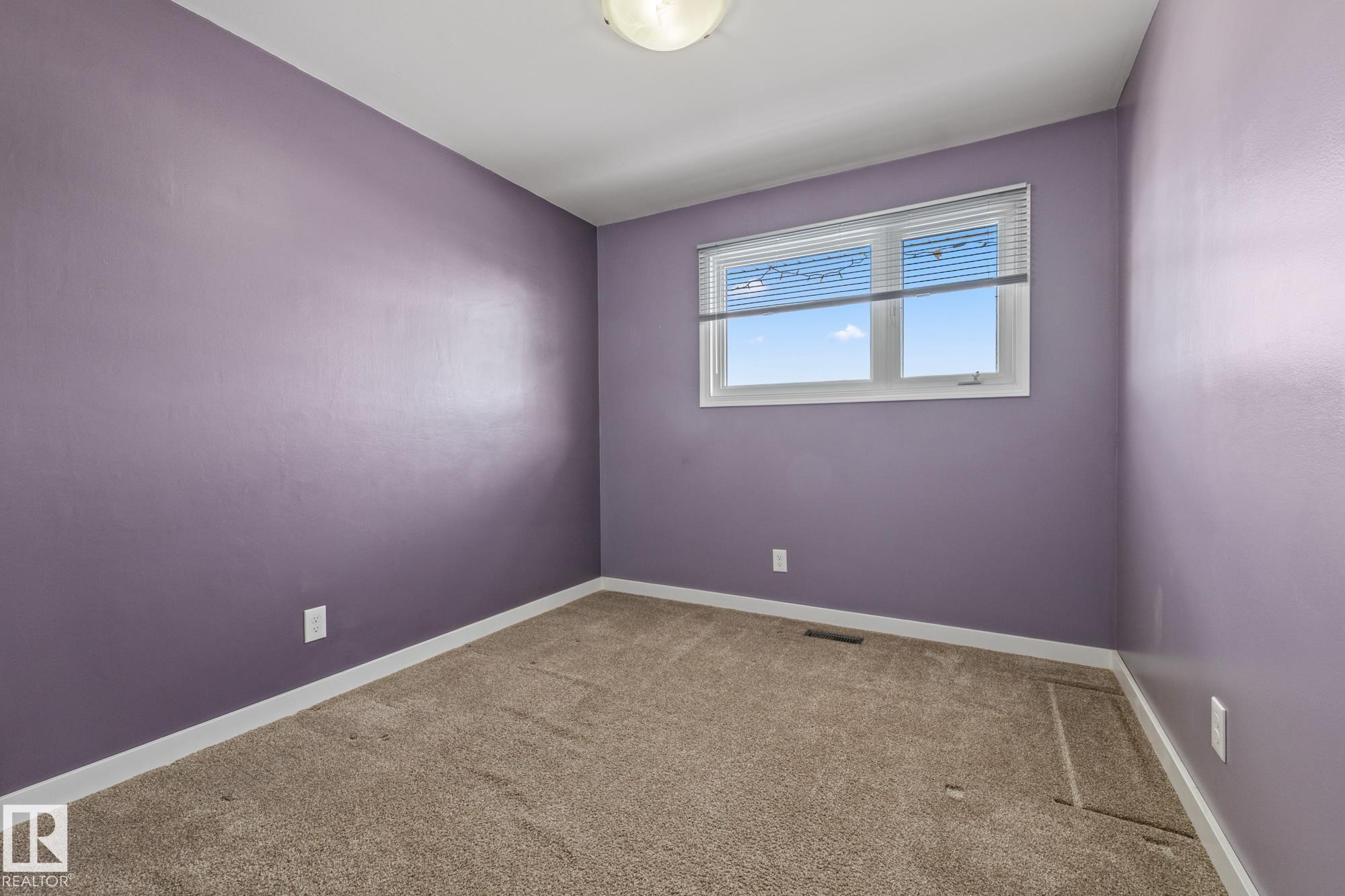 Photo 22 at 11431 149 Avenue NW, Caernarvon, Edmonton