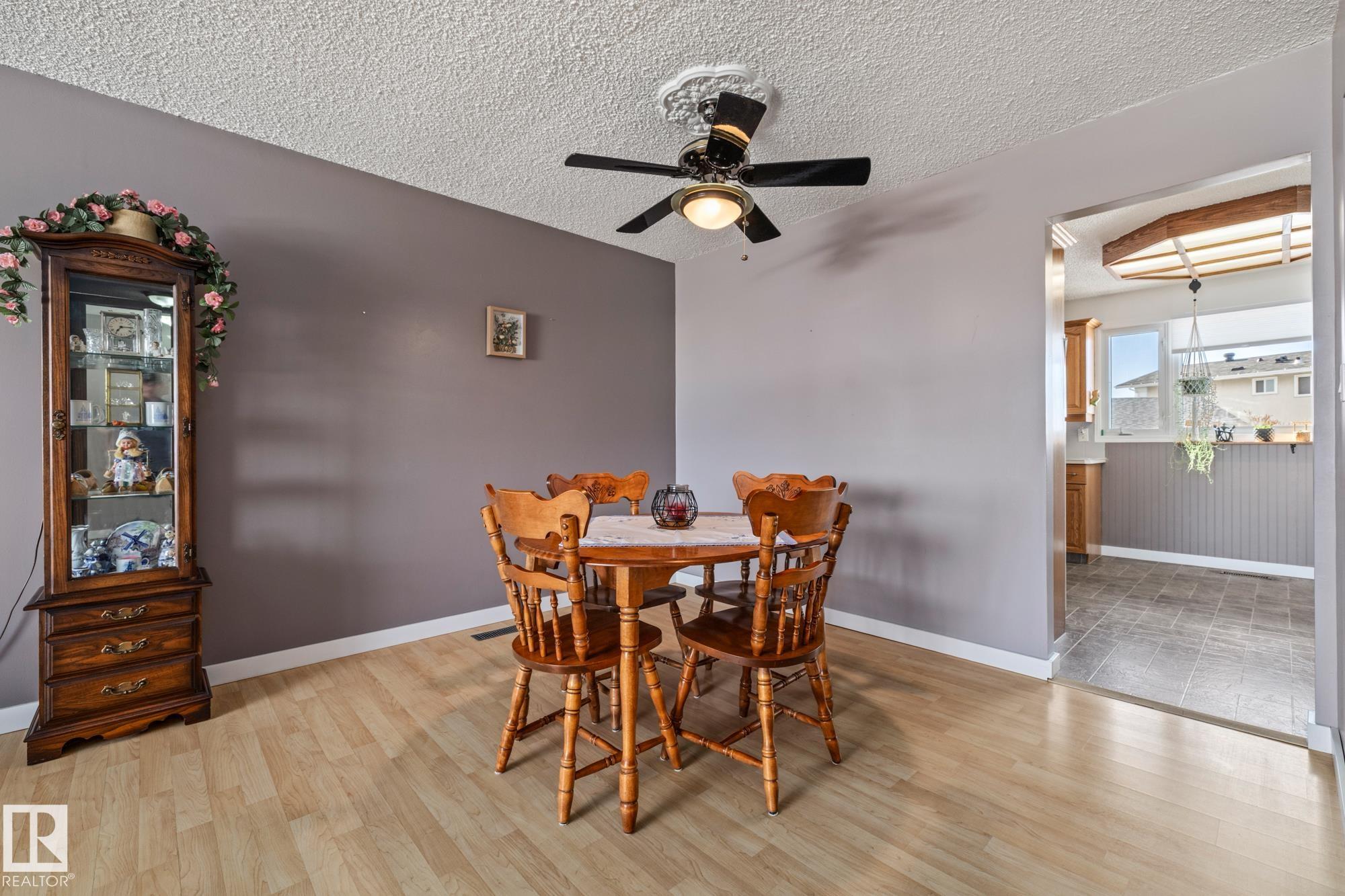 Photo 9 at 11431 149 Avenue NW, Caernarvon, Edmonton