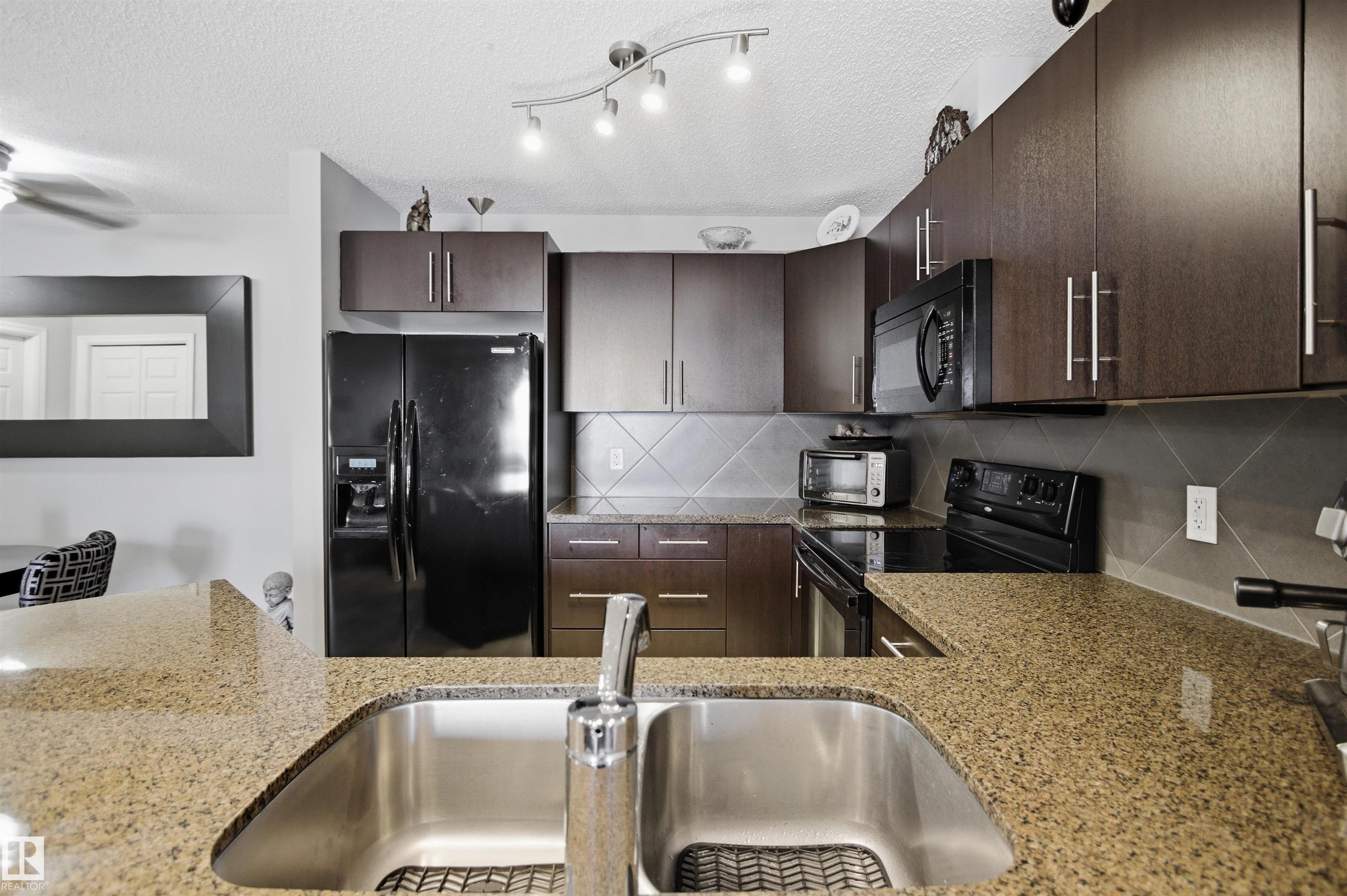 Photo 9 at 115 - 2208 44 Avenue NW, Larkspur, Edmonton