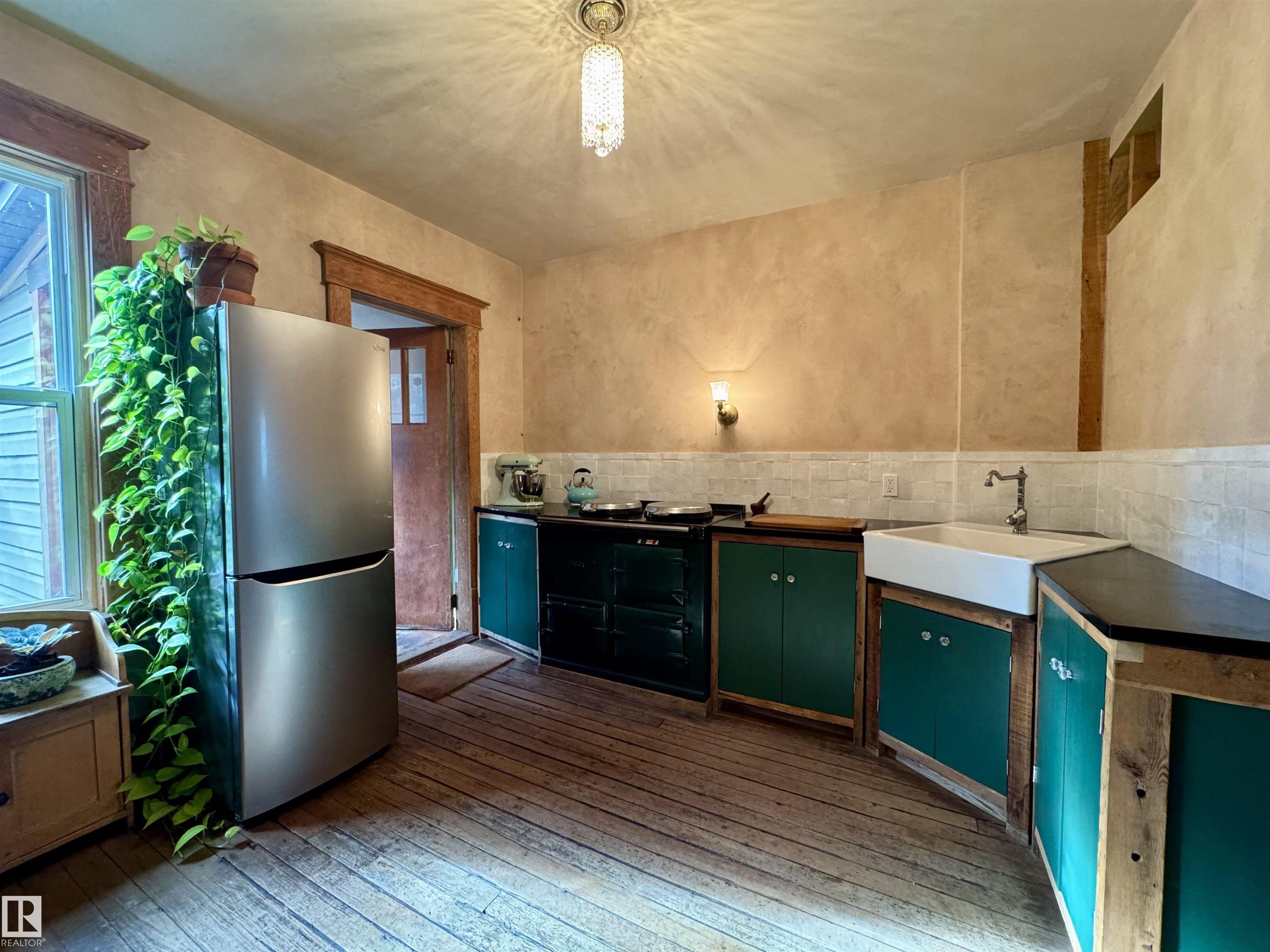 Photo 24 at 7024 105a Street NW, Queen Alexandra, Edmonton