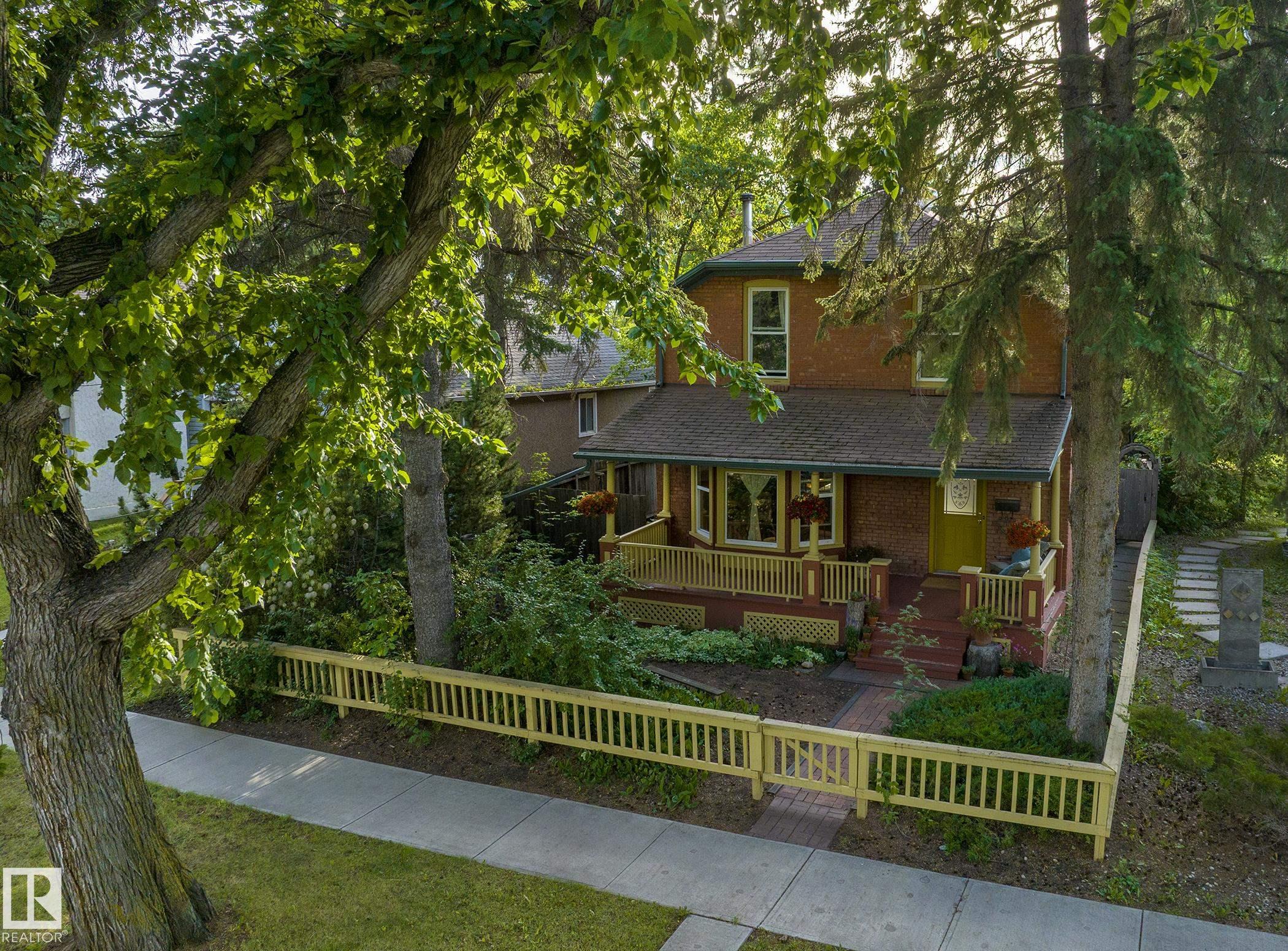 7024 105a Street NW, Queen Alexandra, Edmonton