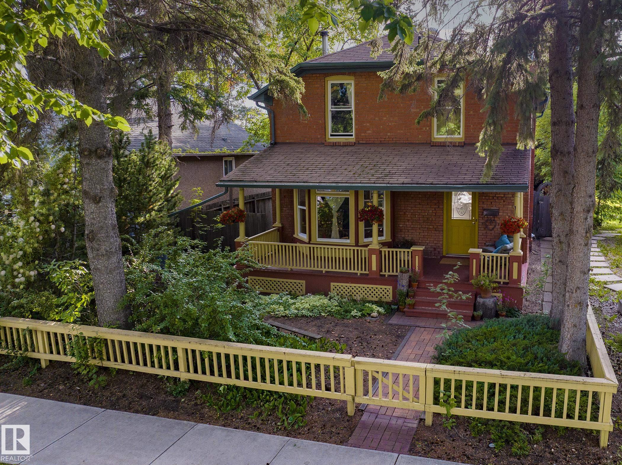 7024 105a Street NW, Queen Alexandra, Edmonton