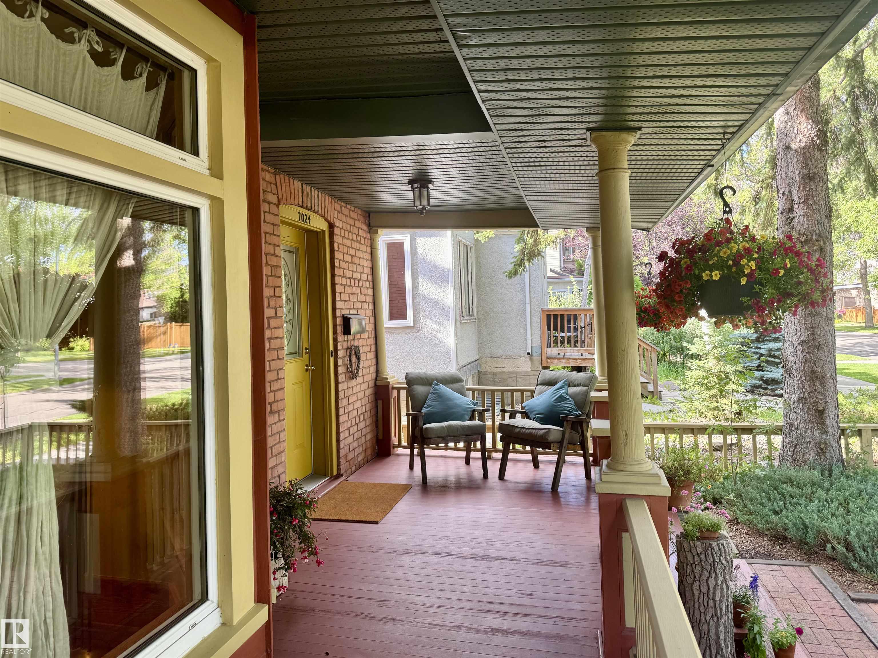 https://zimg.paragon.ice.com/ParagonImages/Property/PM/RAE/225391359/6/0/0/a43ce3a4b198a8bfa787a025591e66c0/1/826d8bc16fa410ad94de2c5c052b77c4/225391359-5191E225-015B-44A2-8F33-A489C3A07159.JPG