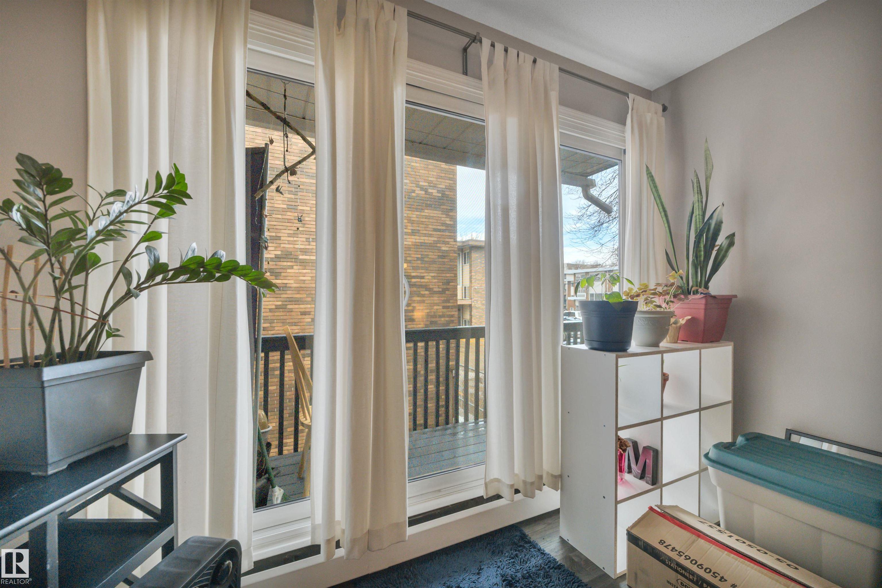 Photo 11 at 203 - 10225 114 Street NW, Wîhkwêntôwin, Edmonton