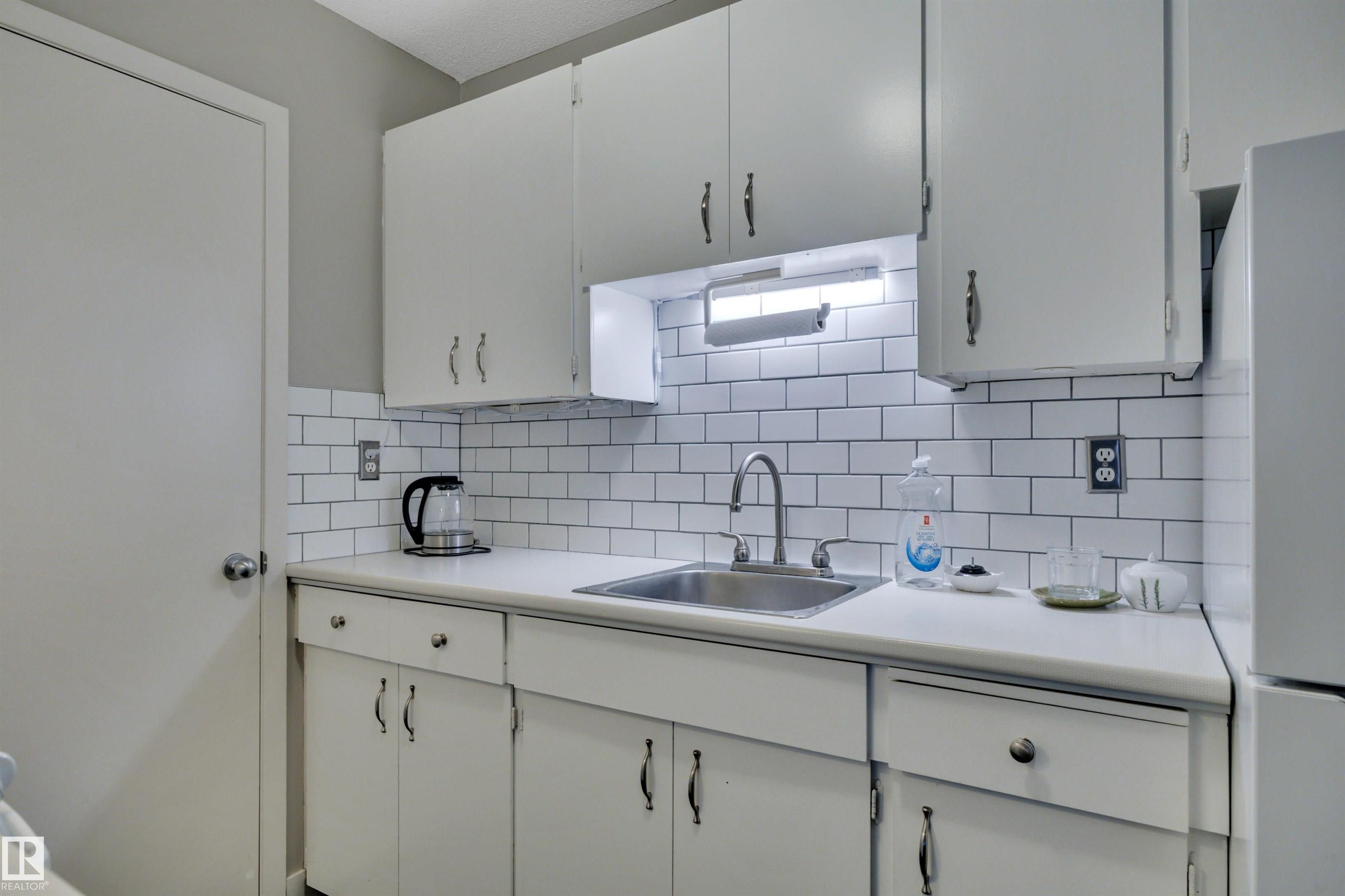 Photo 17 at 203 - 10225 114 Street NW, Wîhkwêntôwin, Edmonton