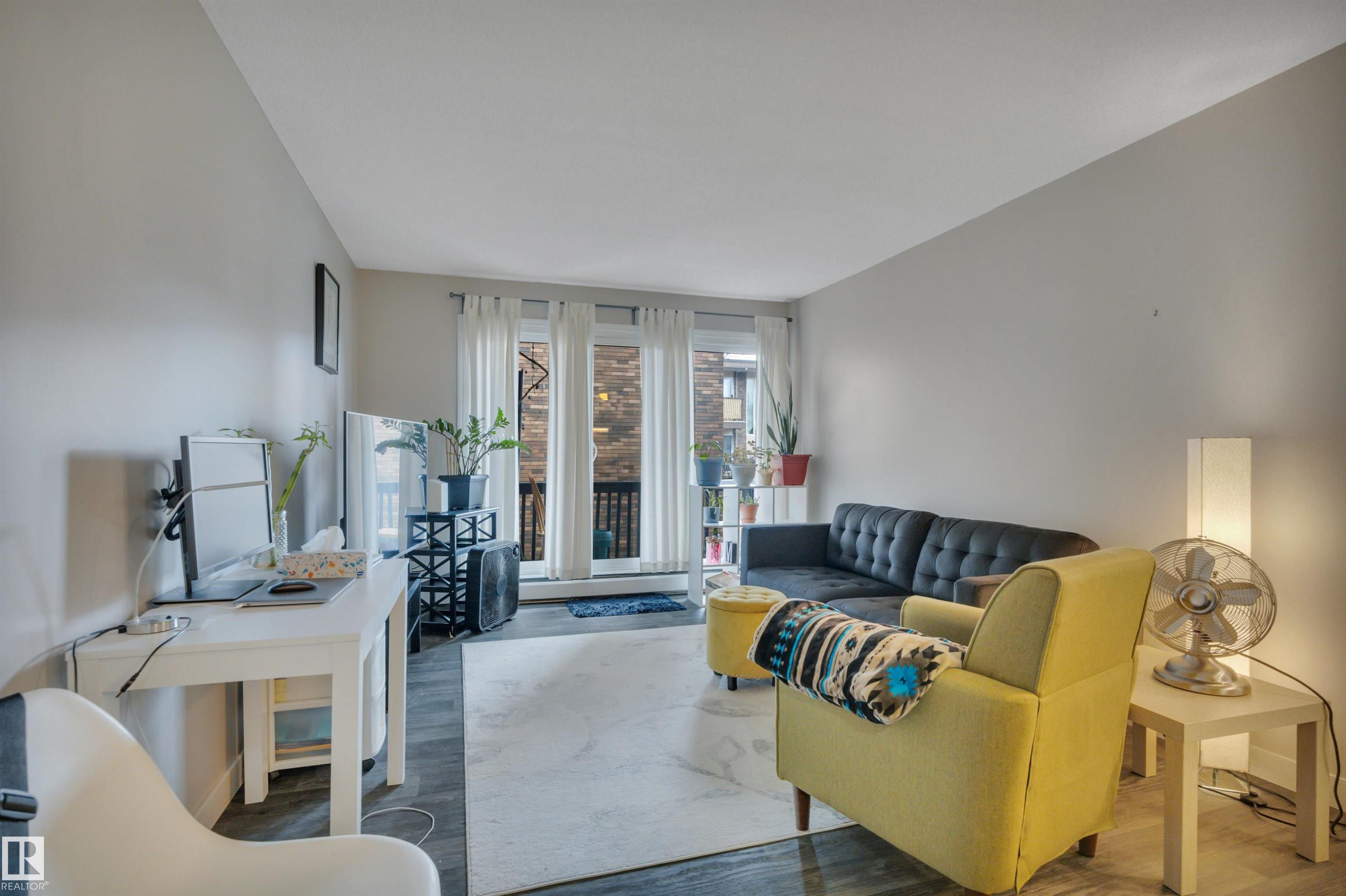 Photo 7 at 203 - 10225 114 Street NW, Wîhkwêntôwin, Edmonton