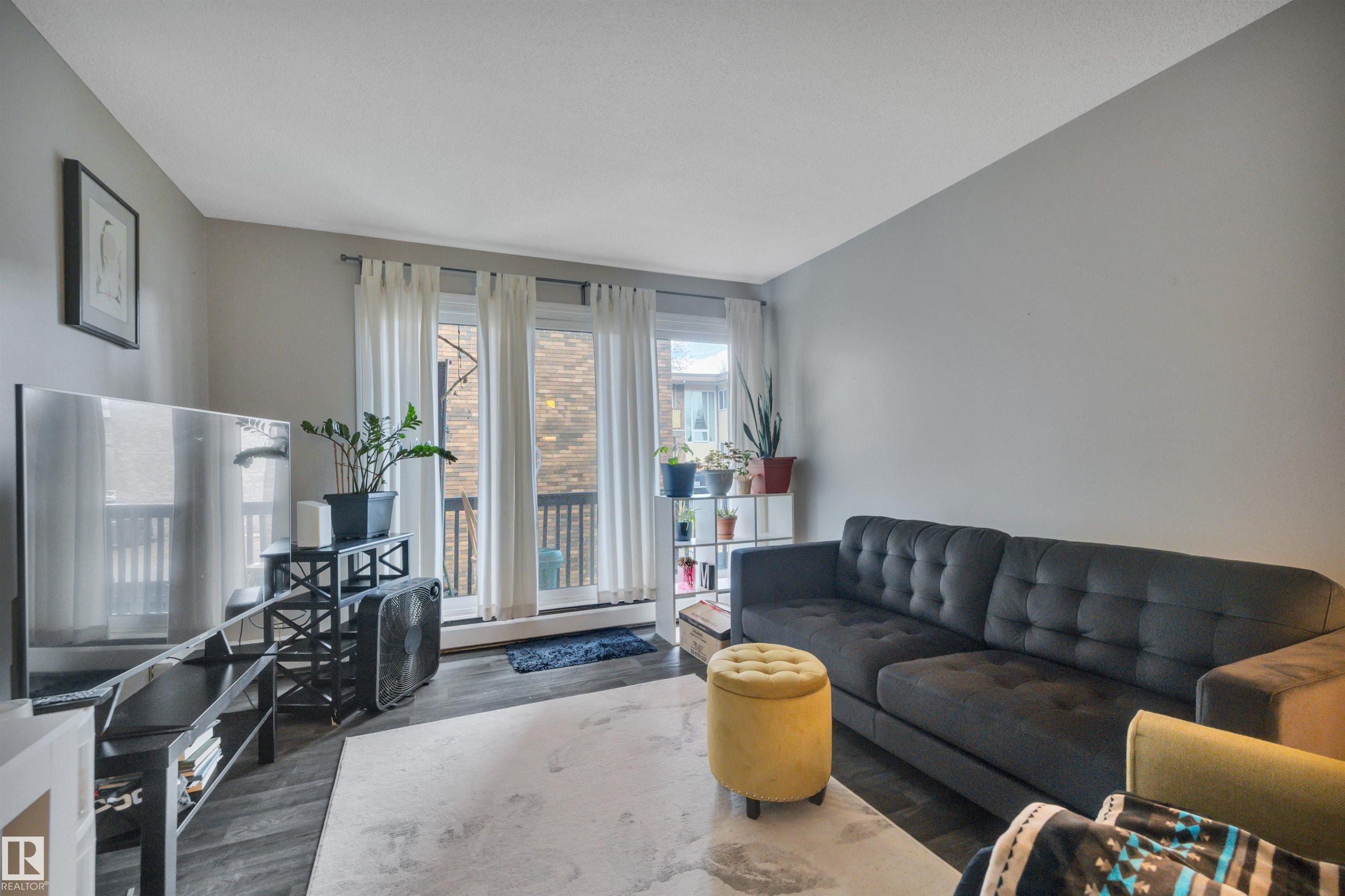 Photo 8 at 203 - 10225 114 Street NW, Wîhkwêntôwin, Edmonton