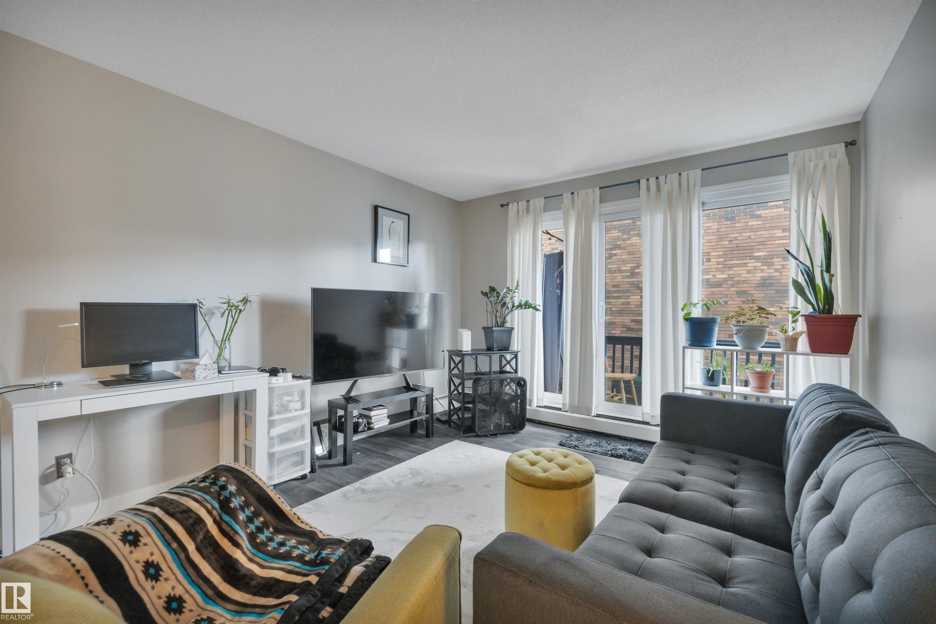 Photo 9 at 203 - 10225 114 Street NW, Wîhkwêntôwin, Edmonton