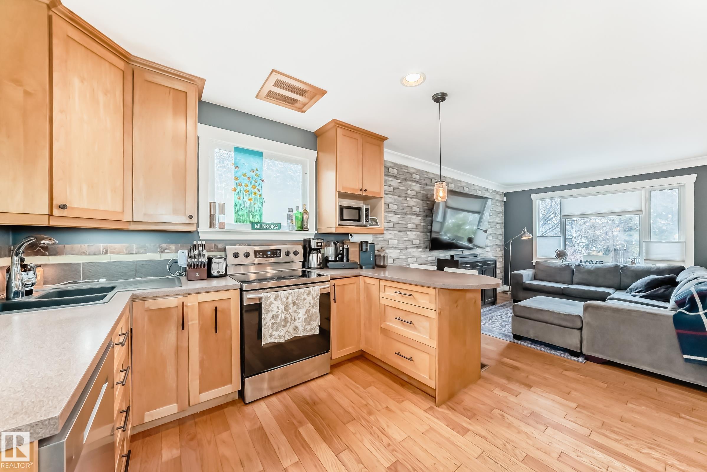 Photo 11 at 3815 115 Avenue NW, Beverly Heights, Edmonton