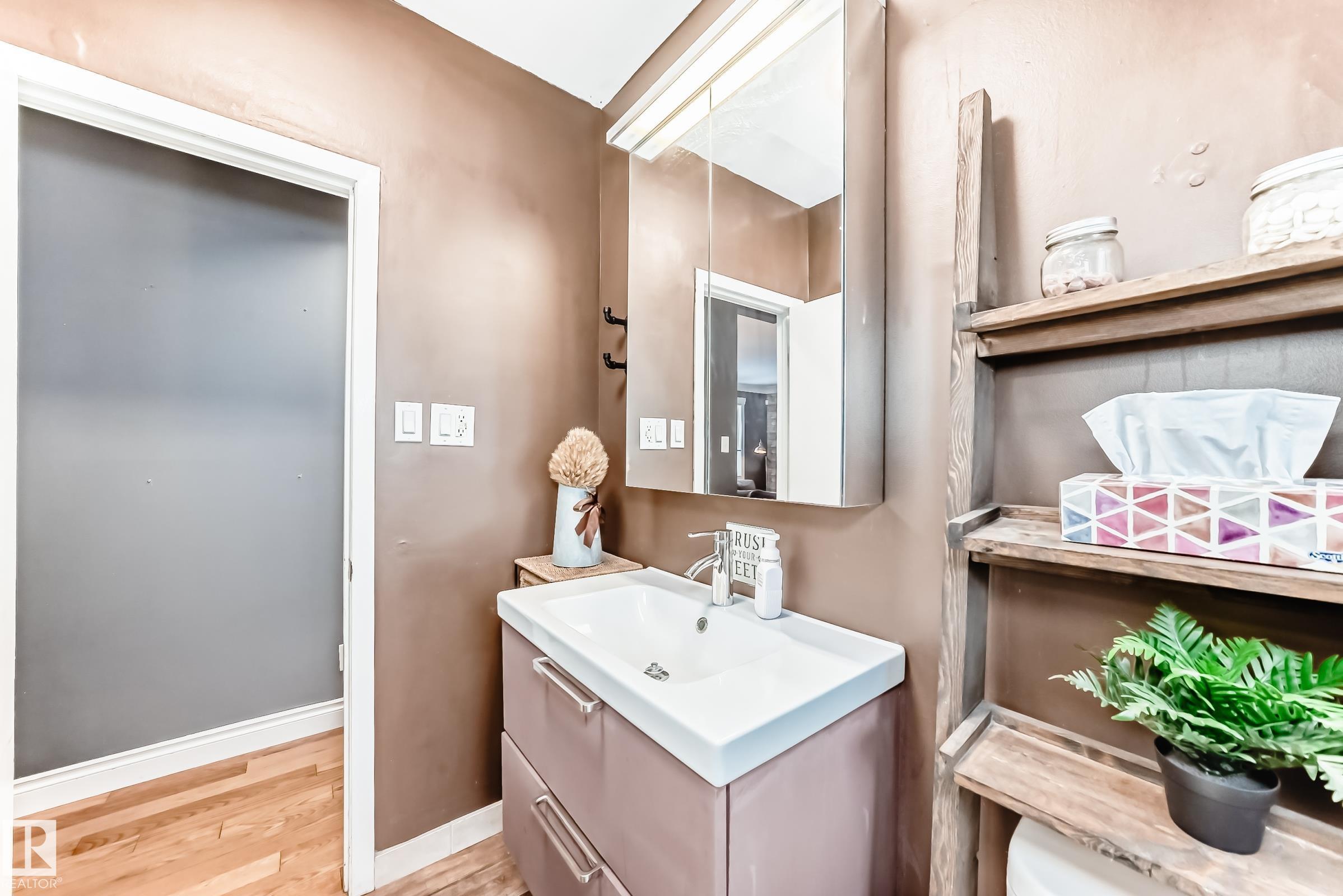 Photo 27 at 3815 115 Avenue NW, Beverly Heights, Edmonton