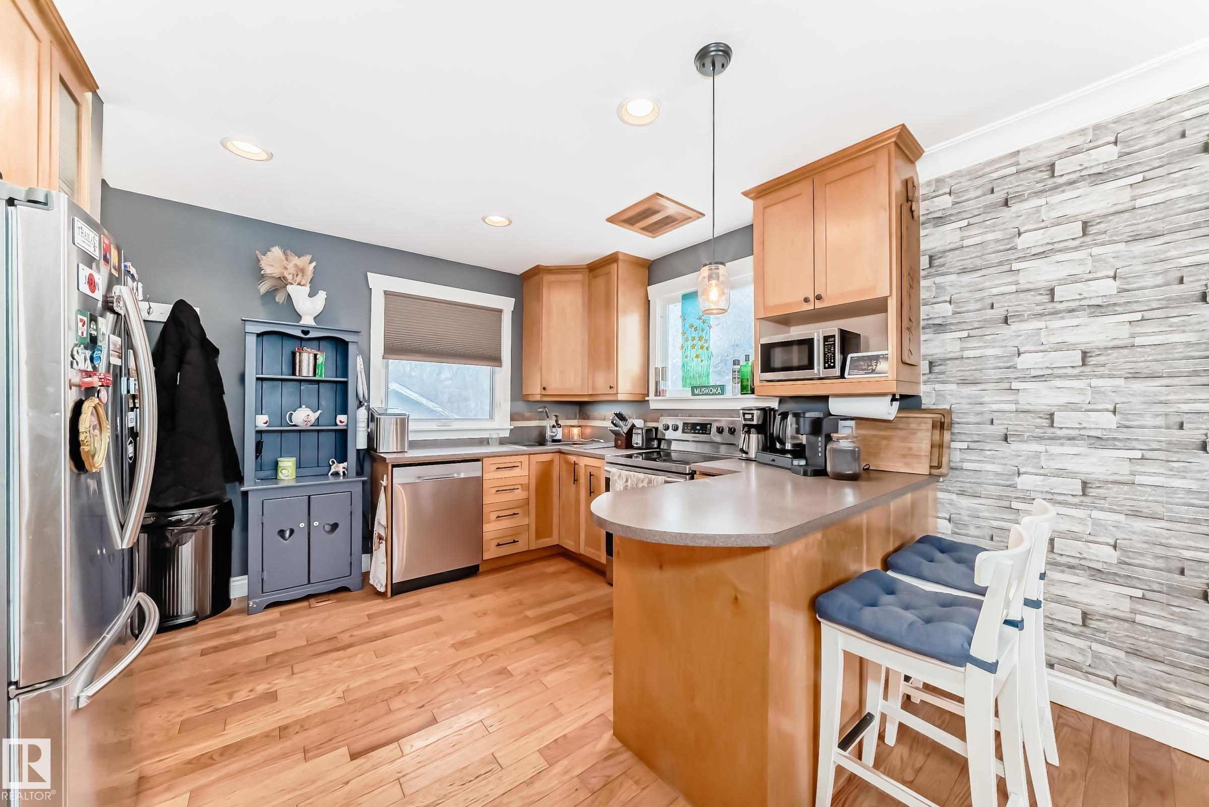 Photo 8 at 3815 115 Avenue NW, Beverly Heights, Edmonton