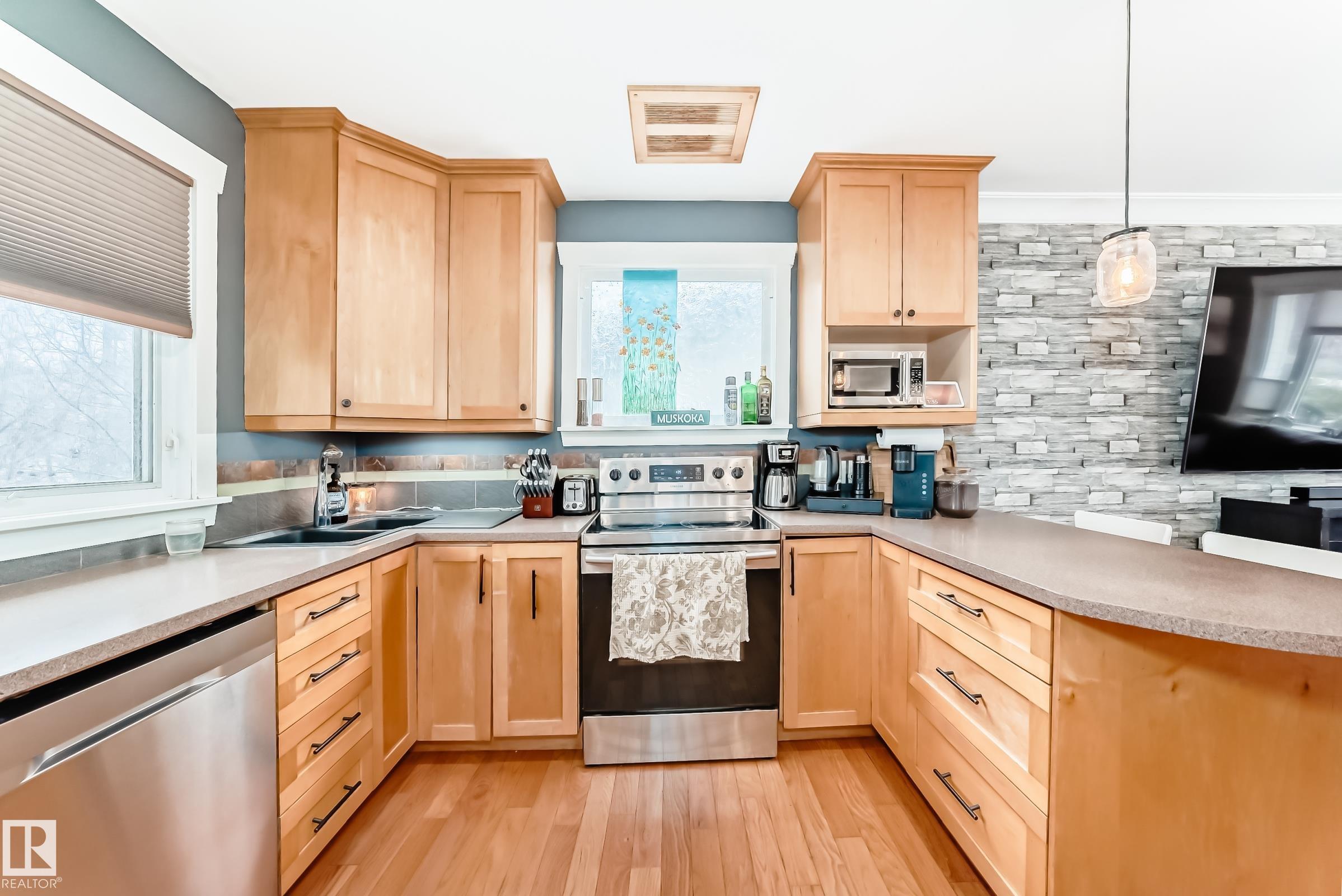 Photo 10 at 3815 115 Avenue NW, Beverly Heights, Edmonton