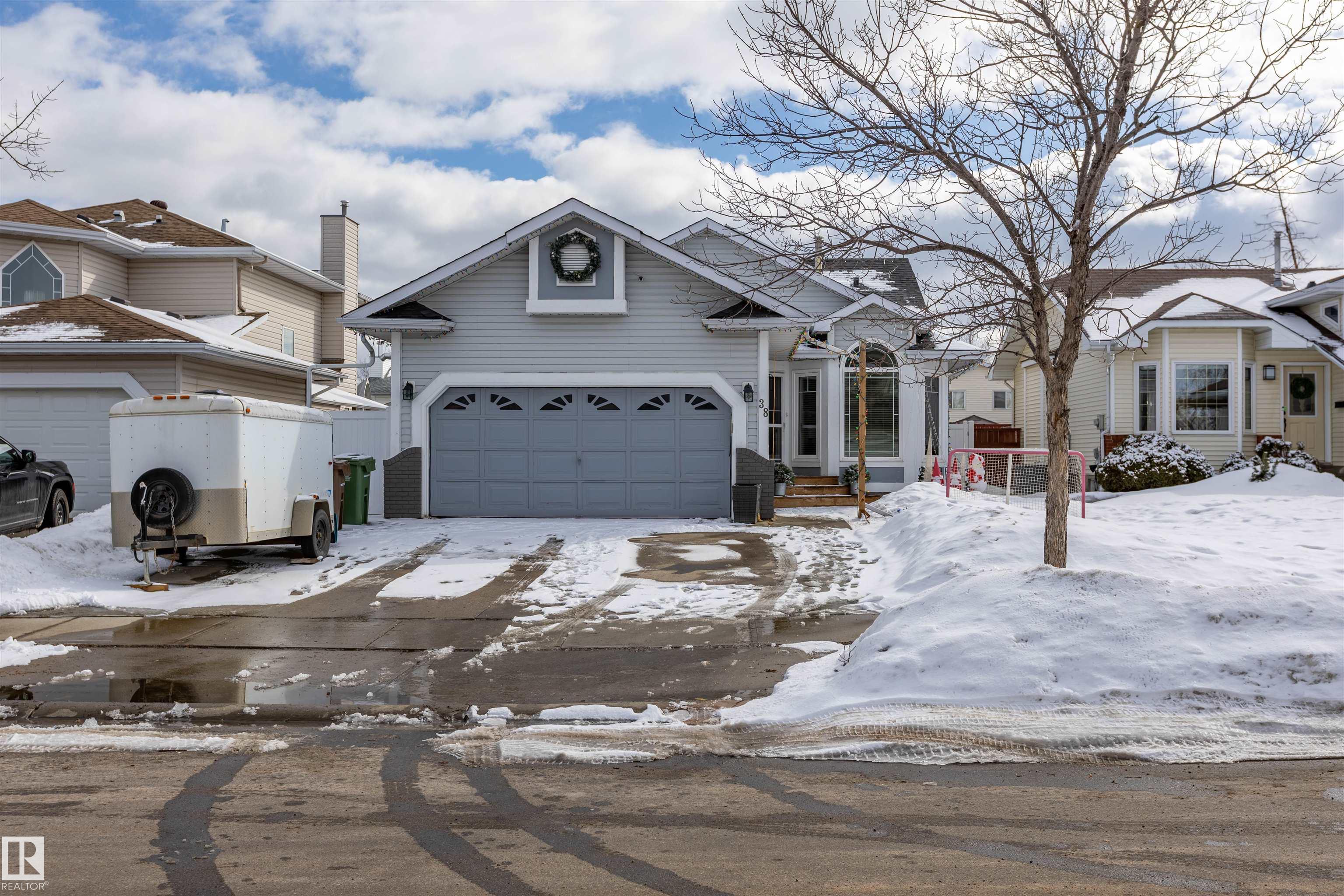 38 Desmarais Crescent, Deer Ridge, St. Albert
