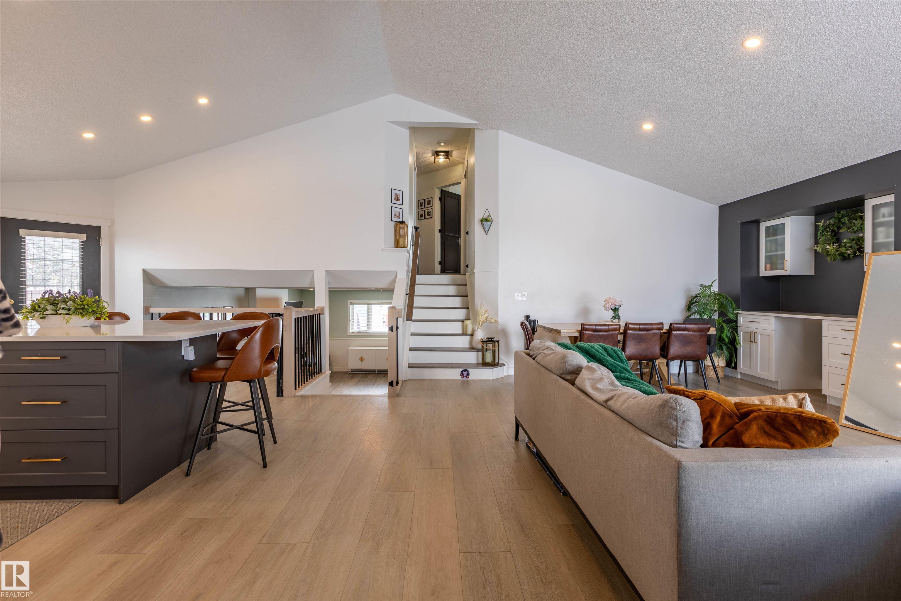 Photo 11 at 38 Desmarais Crescent, Deer Ridge, St. Albert