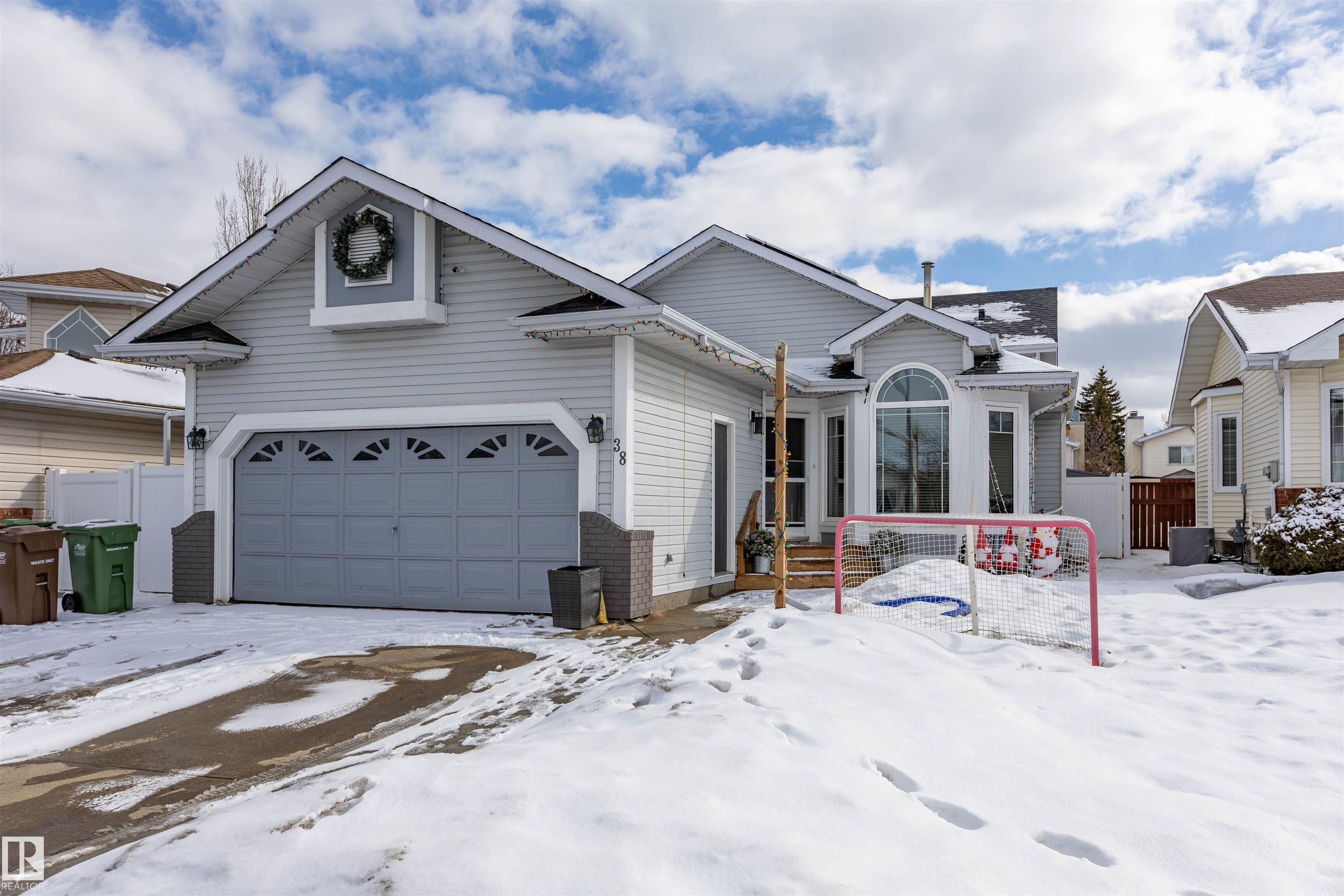 38 Desmarais Crescent, Deer Ridge, St. Albert