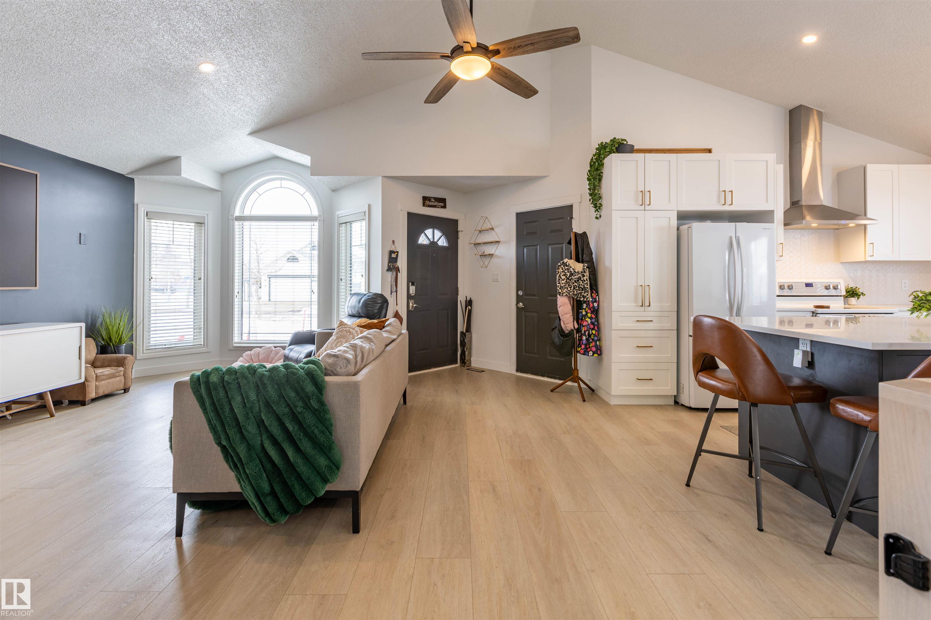 Photo 7 at 38 Desmarais Crescent, Deer Ridge, St. Albert