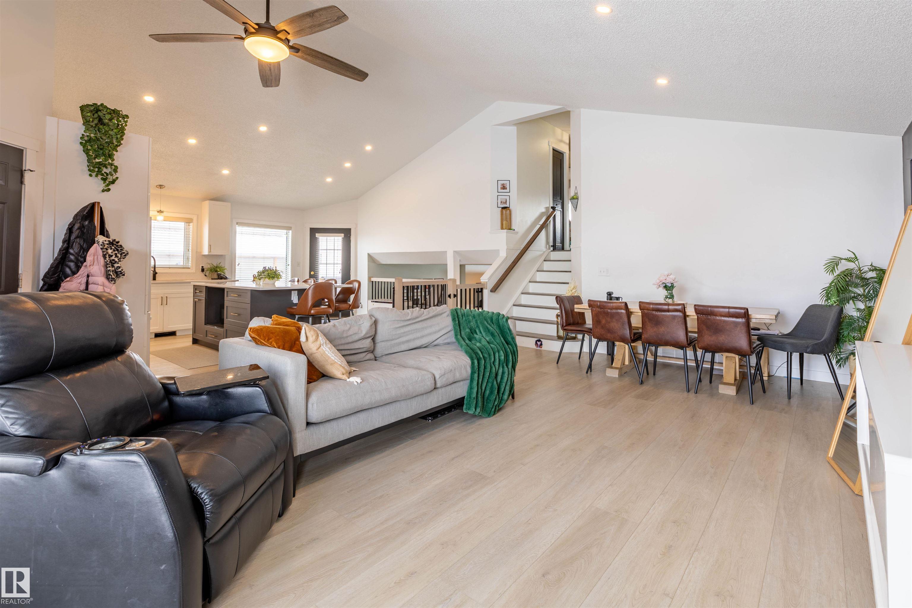 Photo 9 at 38 Desmarais Crescent, Deer Ridge, St. Albert