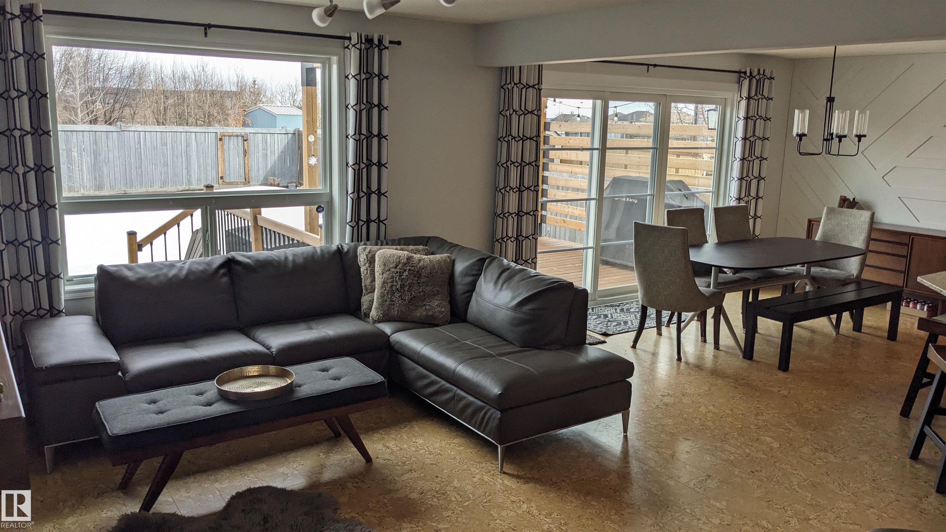 Photo 11 at 5112 159 Avenue NW, Hollick-Kenyon, Edmonton