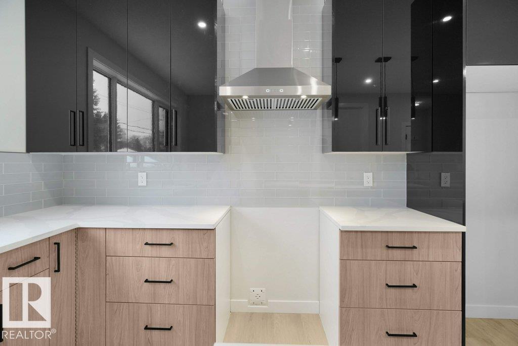 Photo 11 at 10663 61 Avenue NW, Pleasantview, Edmonton