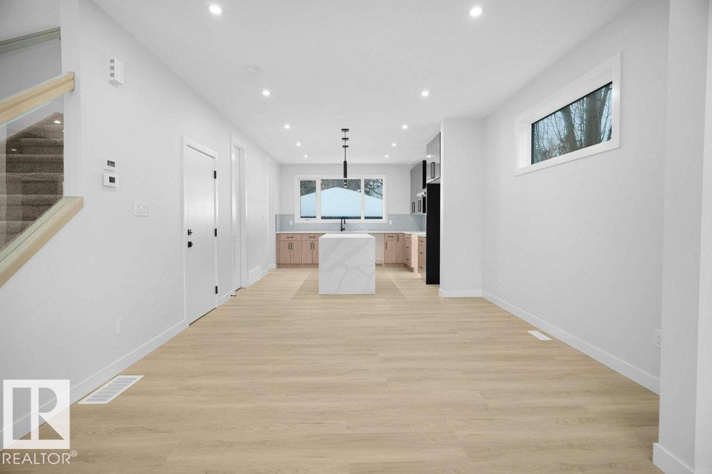 Photo 6 at 10663 61 Avenue NW, Pleasantview, Edmonton