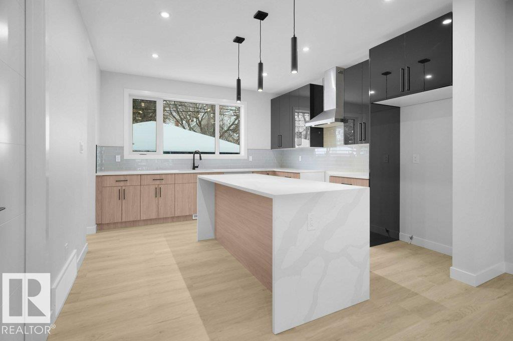 Photo 7 at 10663 61 Avenue NW, Pleasantview, Edmonton