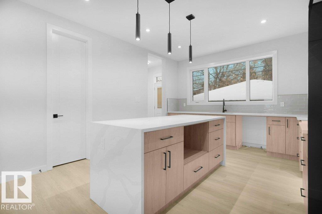 Photo 9 at 10663 61 Avenue NW, Pleasantview, Edmonton