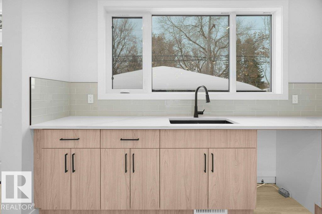 Photo 10 at 10663 61 Avenue NW, Pleasantview, Edmonton