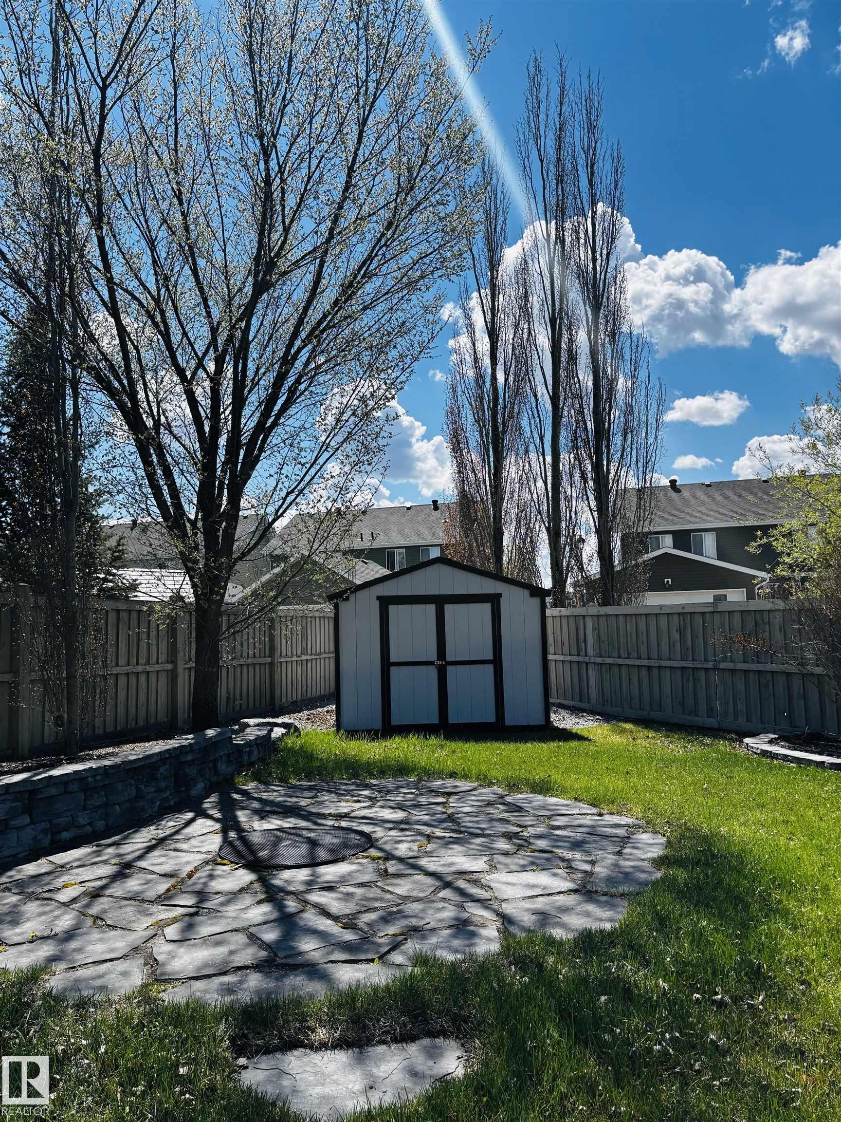 https://zimg.paragon.ice.com/ParagonImages/Property/PM/RAE/225391459/27/0/0/6641487f7b16913715a2d33e0300cef3/1/91c780935a1caa366d9cb94f77f8f096/225391459-2fe831a5-0a9f-4b5d-82b4-f4e13432747a.JPG