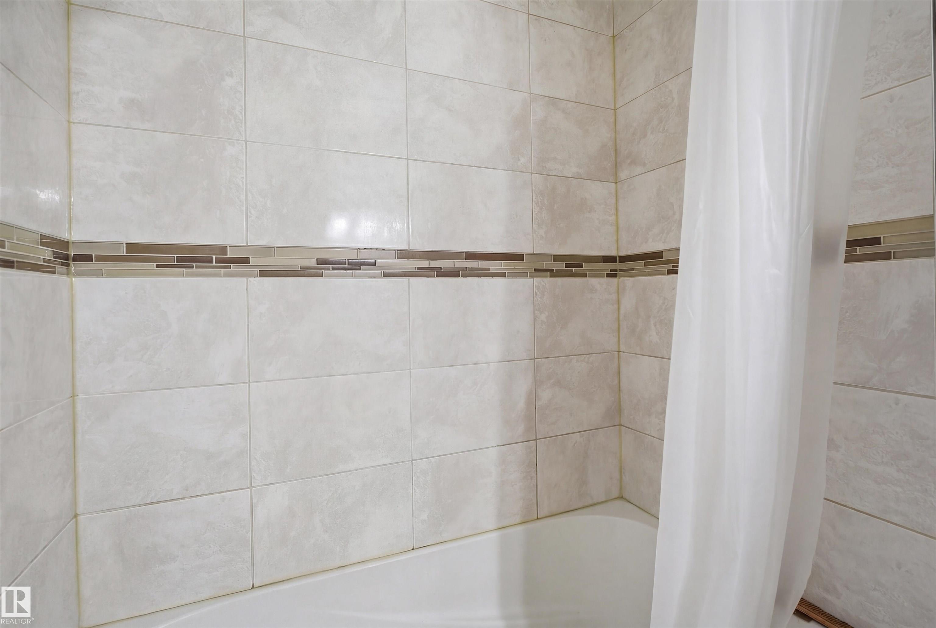 Photo 26 at 16049 95 Avenue NW, Meadowlark Park, Edmonton