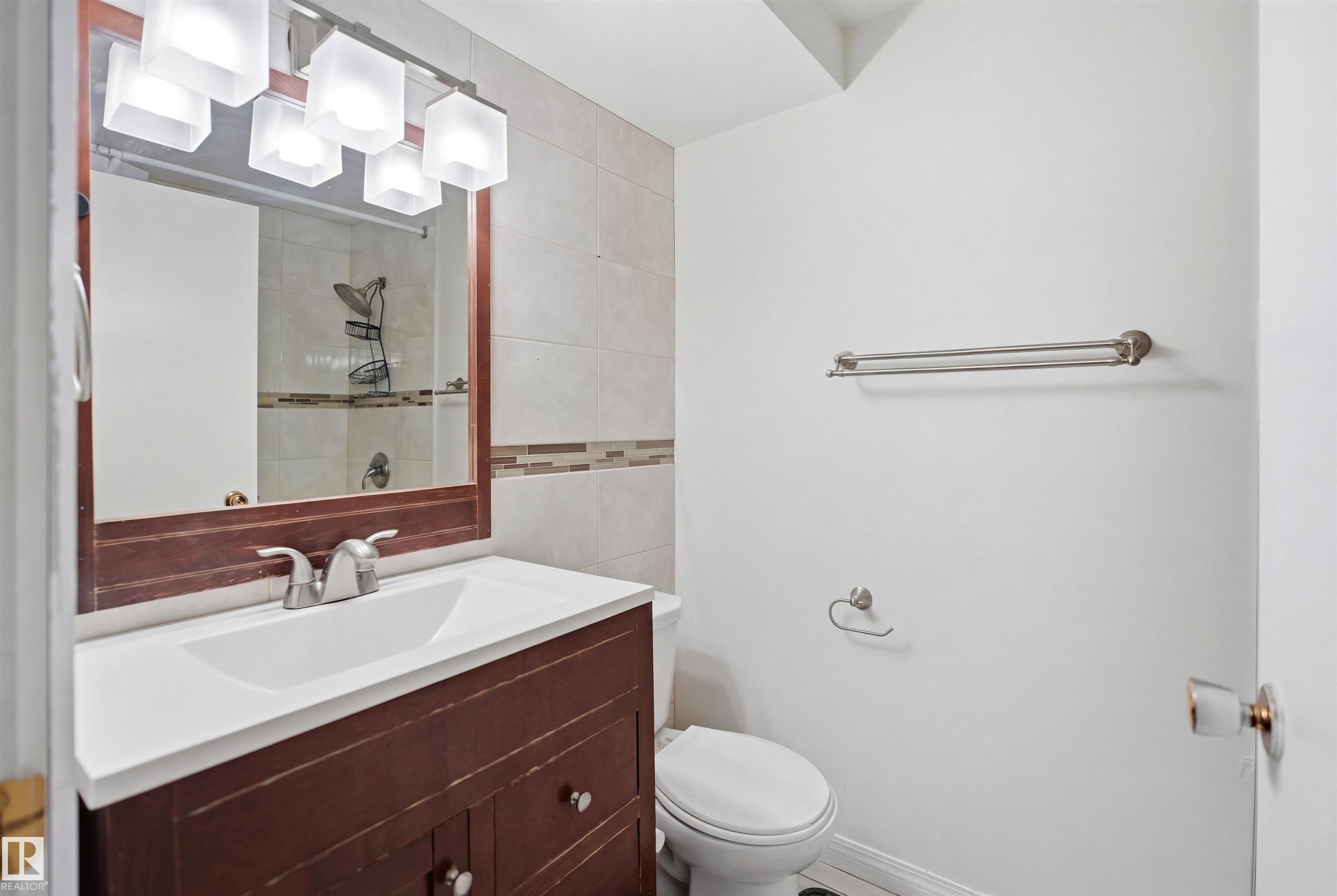 Photo 27 at 16049 95 Avenue NW, Meadowlark Park, Edmonton