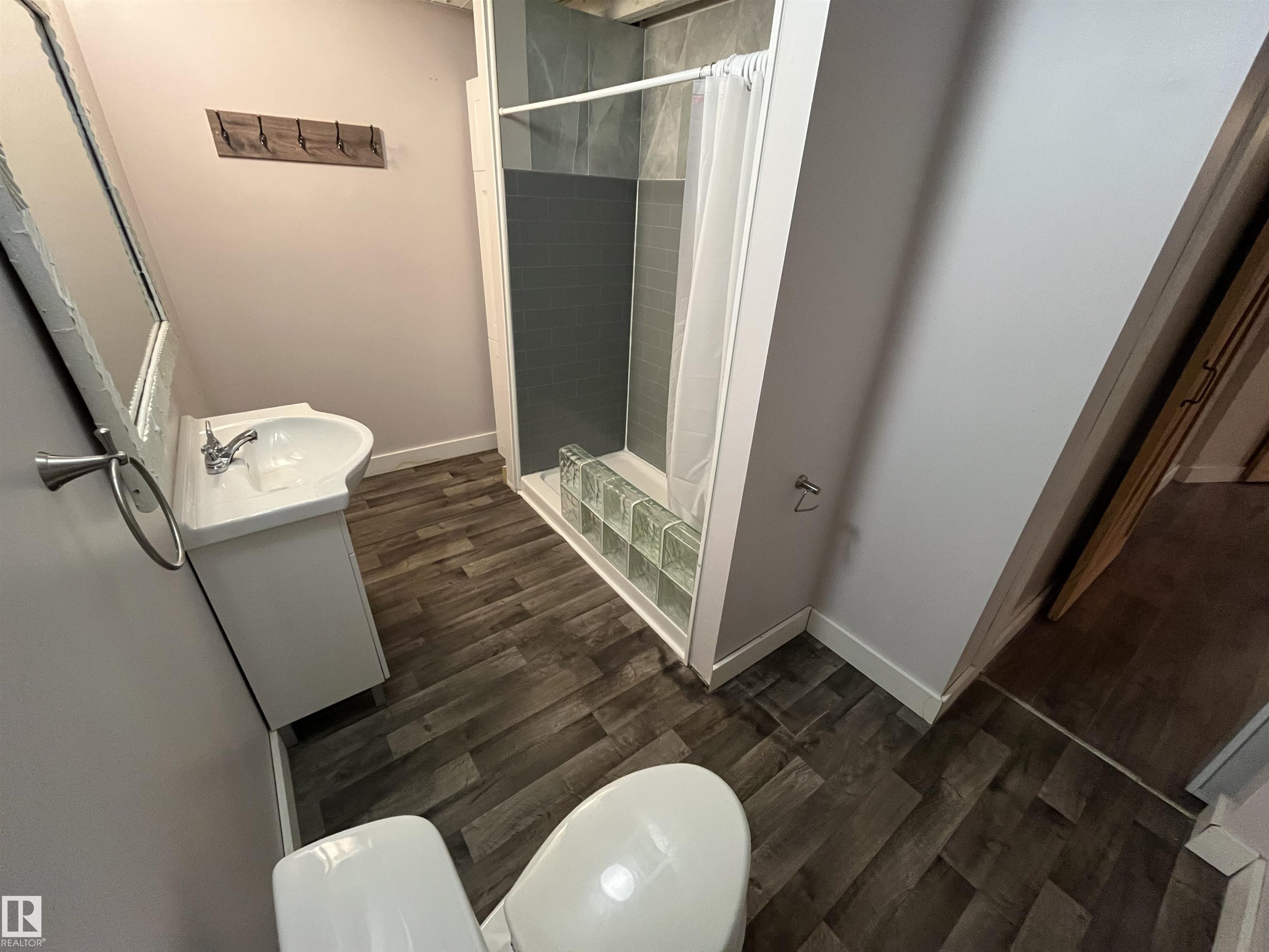 https://zimg.paragon.ice.com/ParagonImages/Property/PM/RAE/225391475/21/0/0/660d5eddb32a4ae948cd6ee7a526278c/1/0cfe4e409be95941e10f8b5ac894c626/225391475-a1c31239-9bdc-49cb-8fe6-618767845ab3.JPG