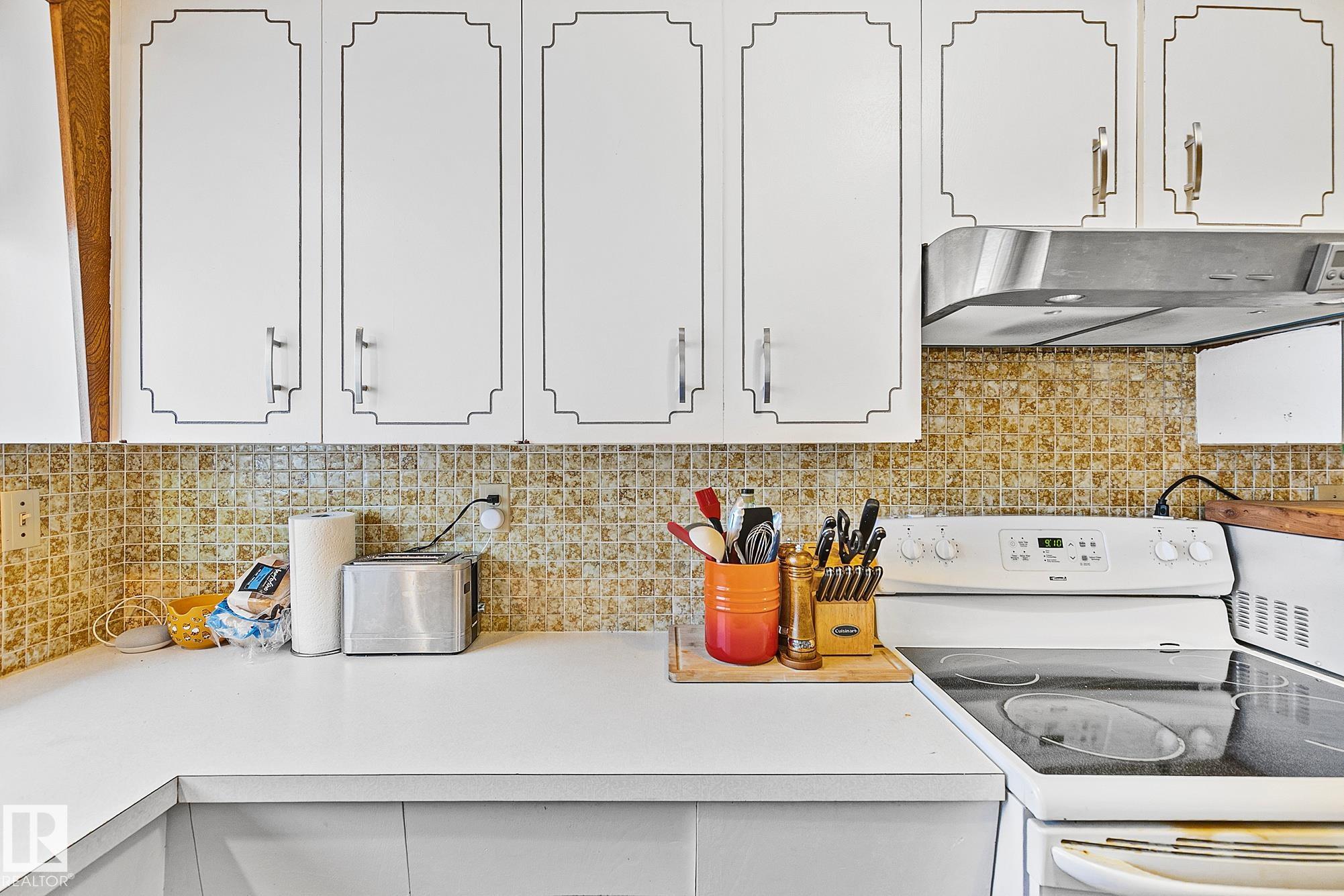 Photo 14 at 8561 89 Street NW, Bonnie Doon, Edmonton