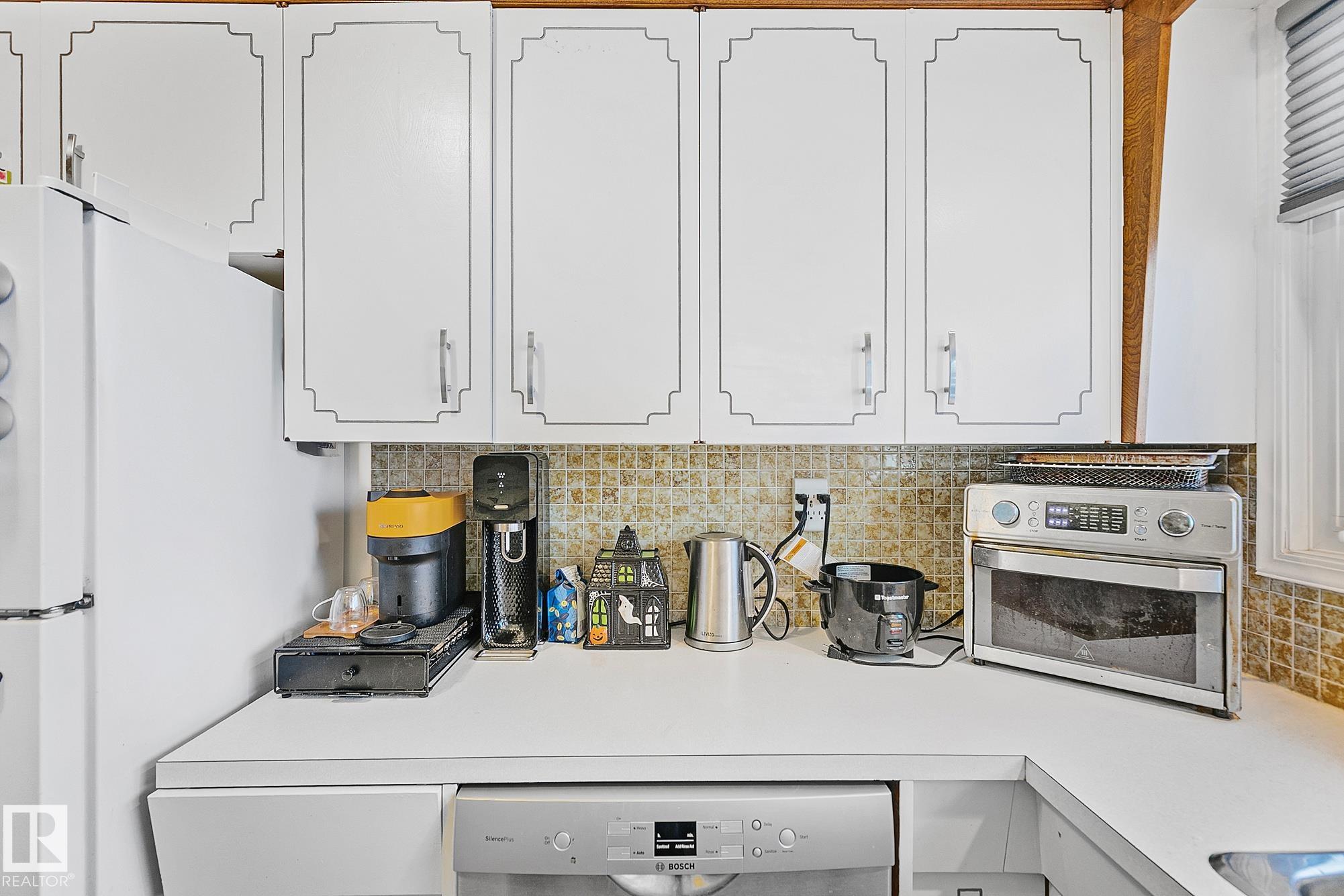 Photo 15 at 8561 89 Street NW, Bonnie Doon, Edmonton